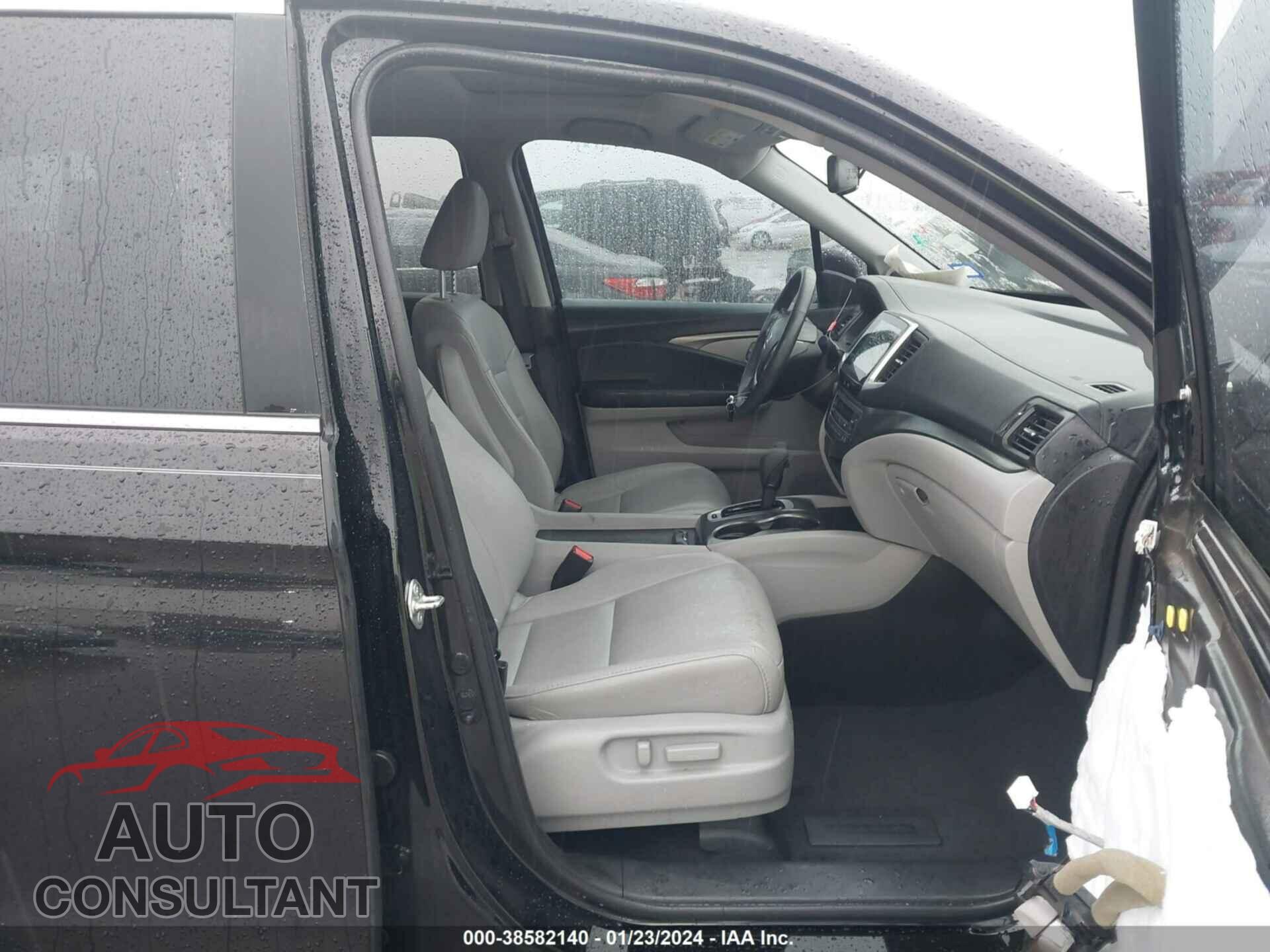 HONDA PILOT 2017 - 5FNYF5H52HB046876