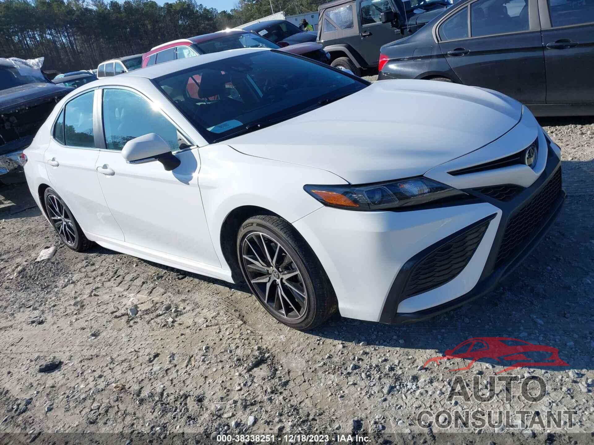 TOYOTA CAMRY 2022 - 4T1G11AK9NU674970