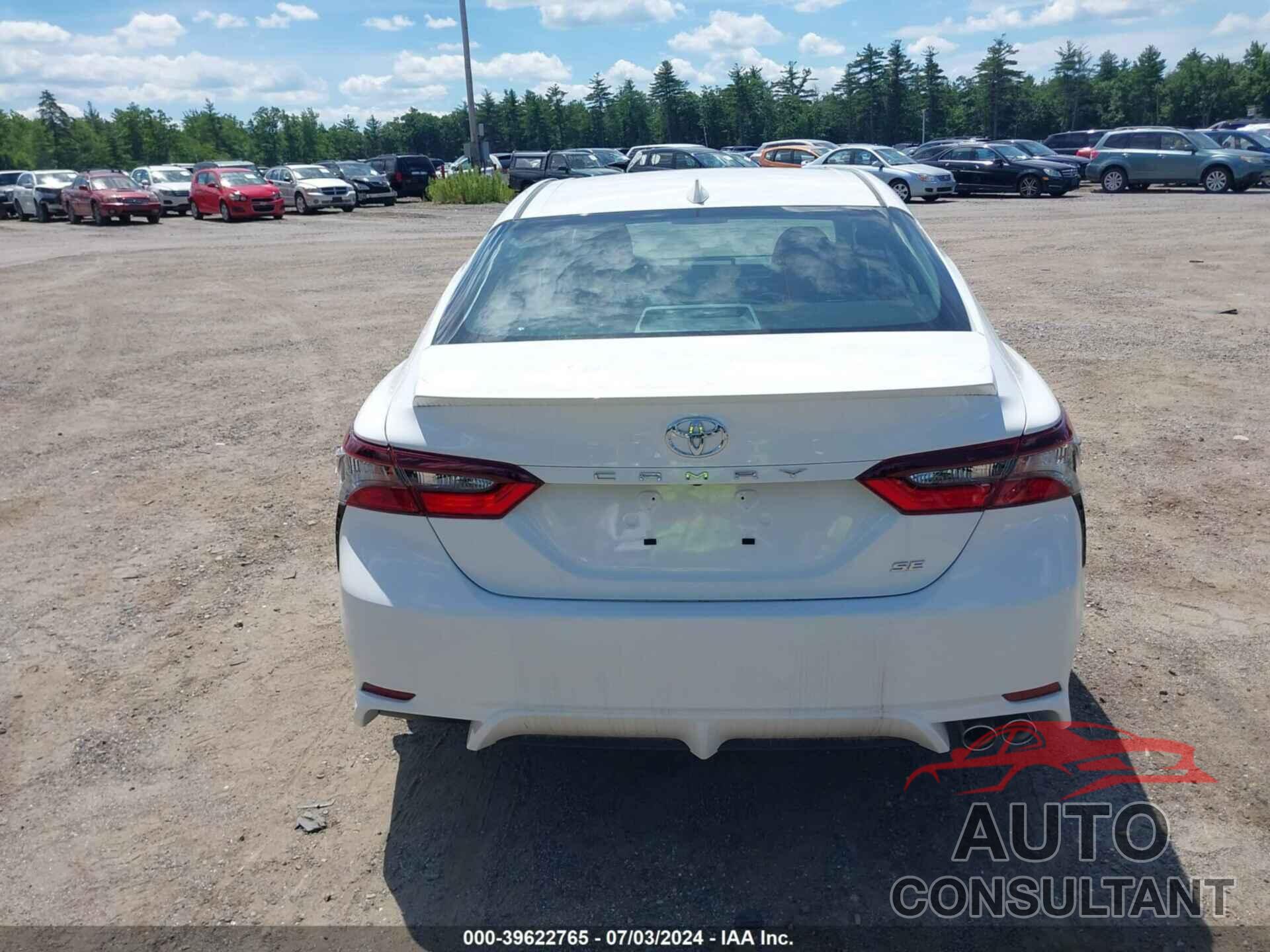TOYOTA CAMRY 2022 - 4T1G11AK6NU037275