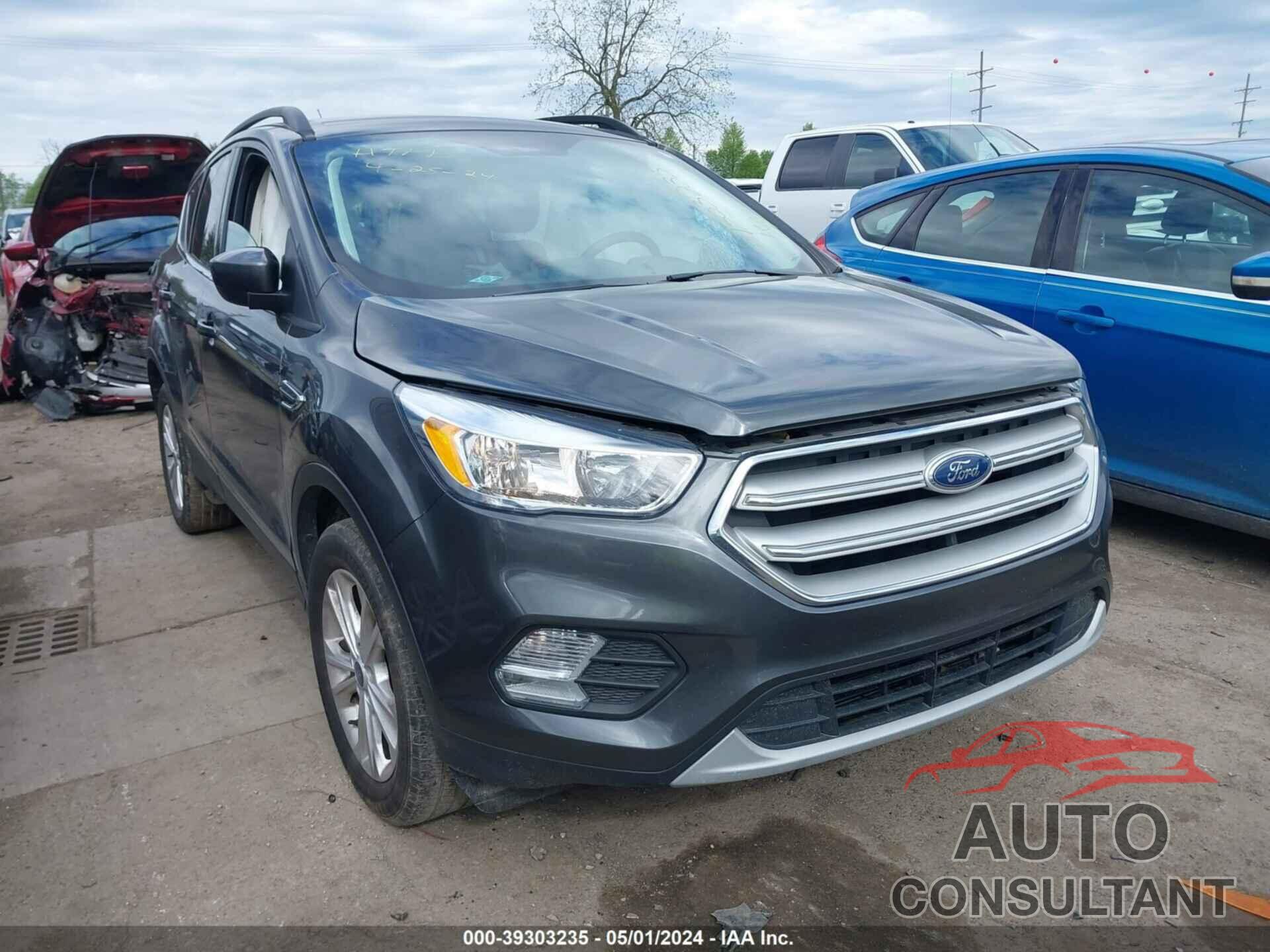 FORD ESCAPE 2018 - 1FMCU0GD5JUC46784