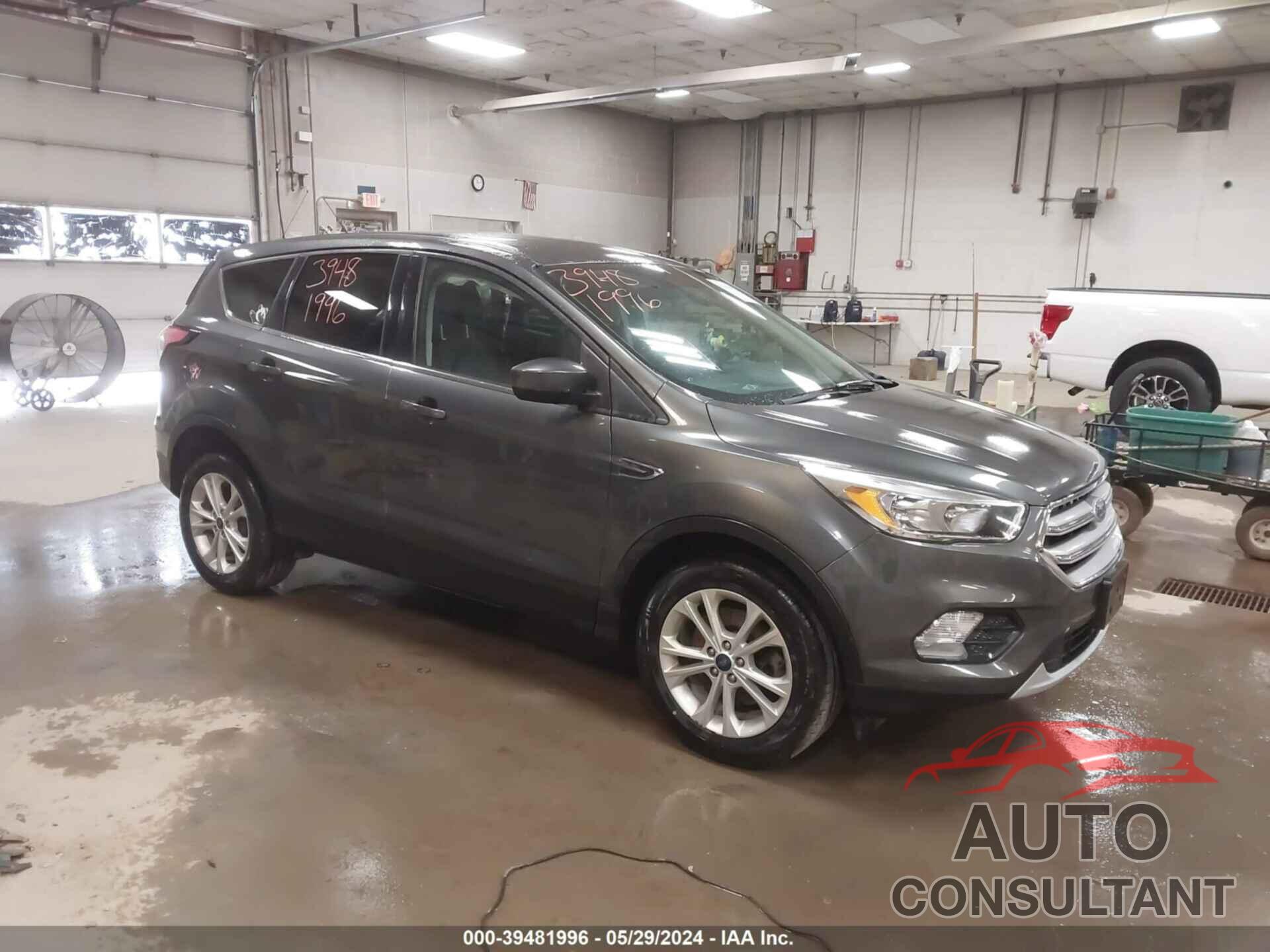 FORD ESCAPE 2017 - 1FMCU9GD5HUB70997