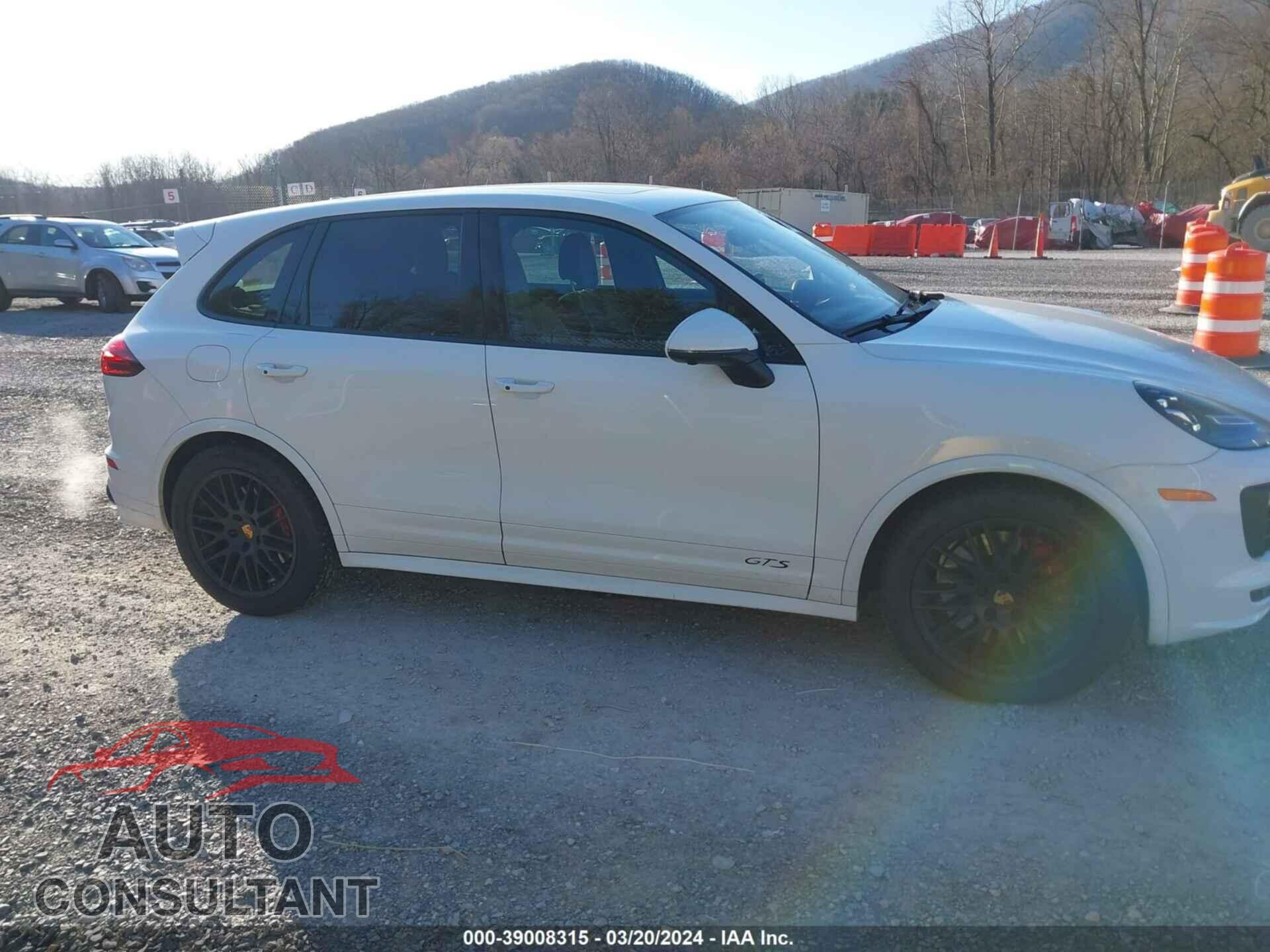 PORSCHE CAYENNE 2018 - WP1AD2A23JLA80512