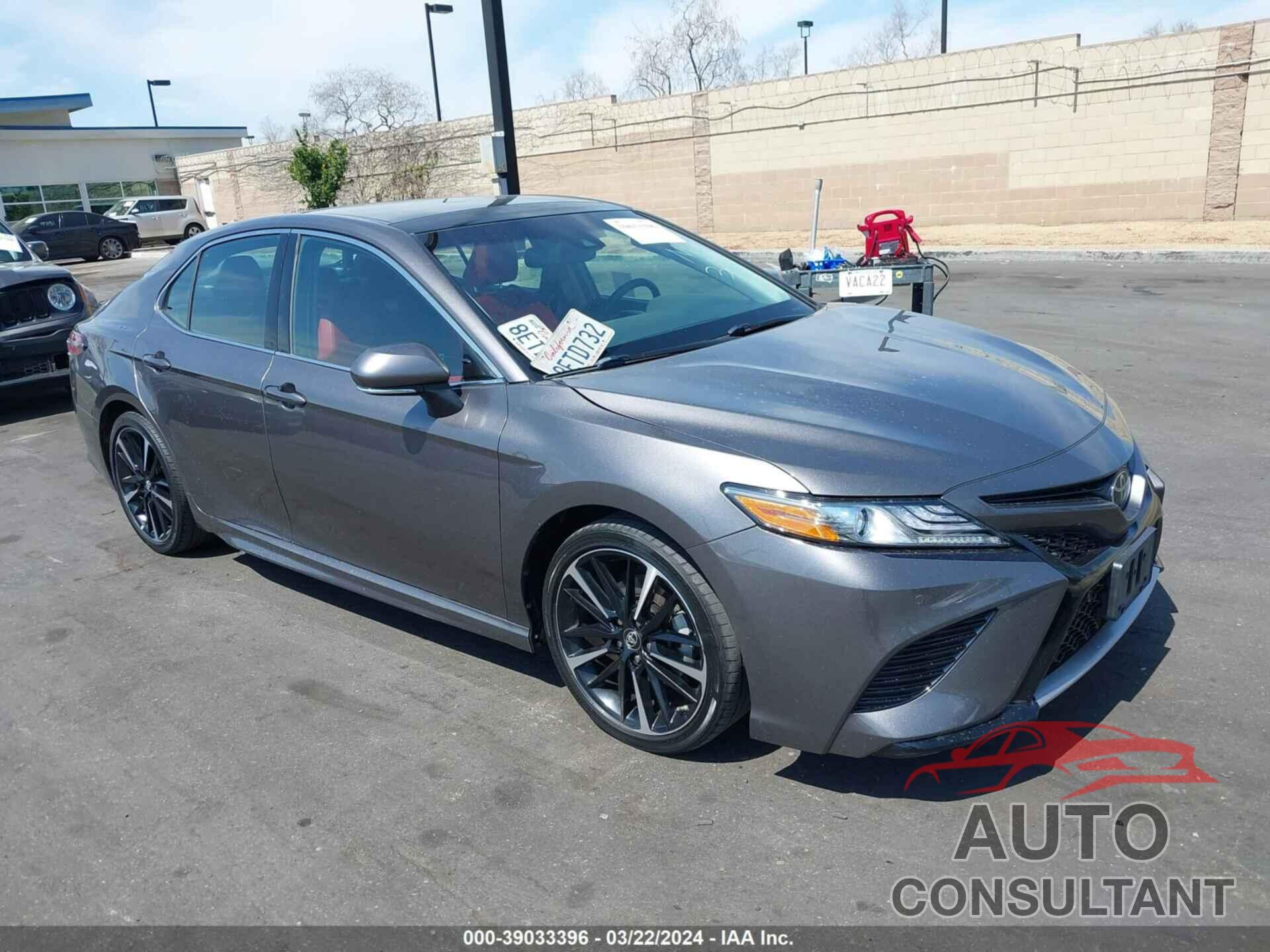 TOYOTA CAMRY 2018 - 4T1B61HK5JU133278