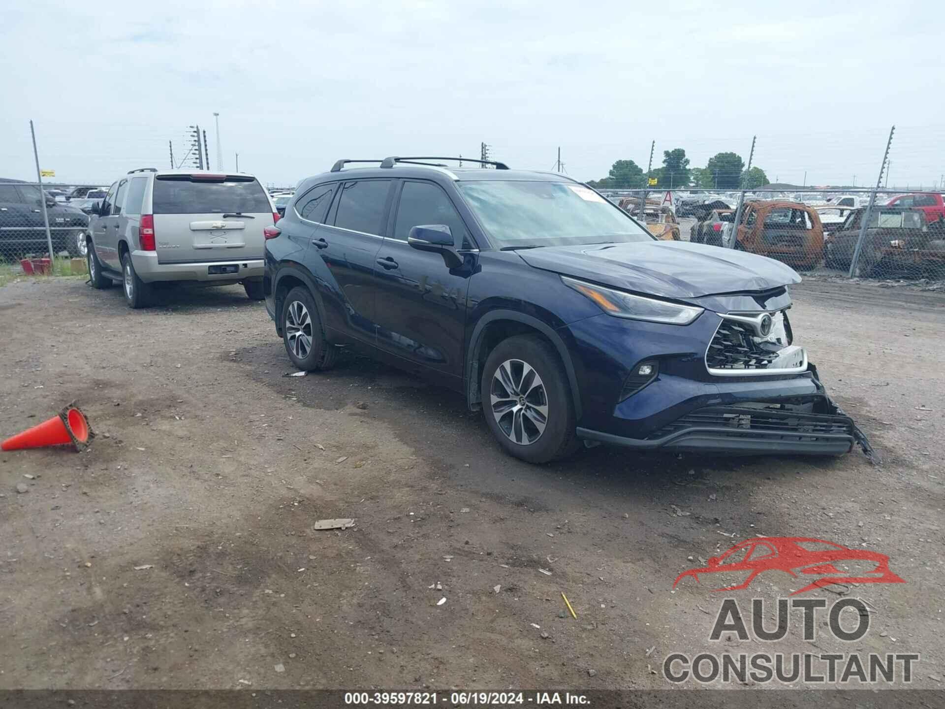 TOYOTA HIGHLANDER 2021 - 5TDGZRAH1MS535712