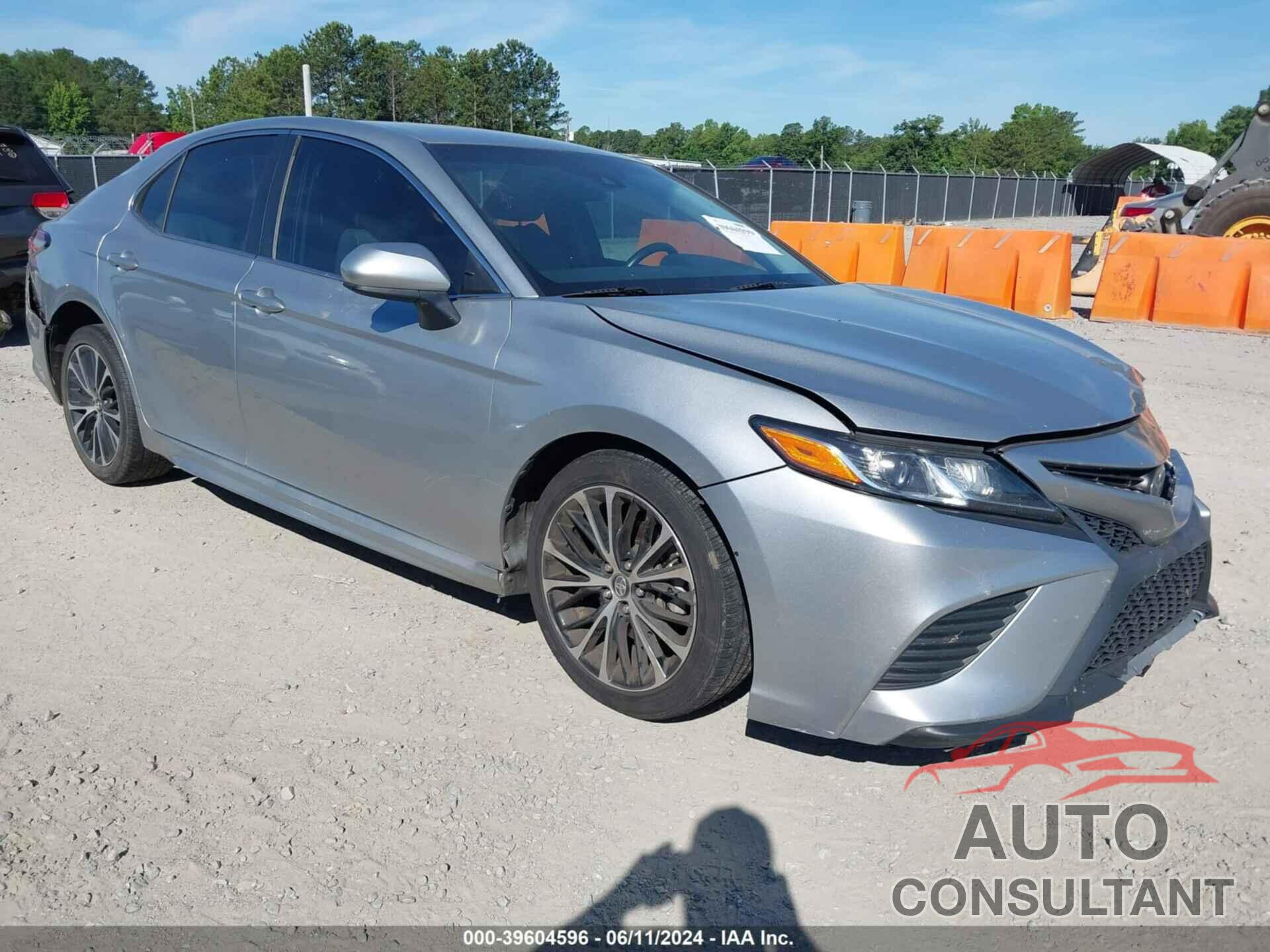 TOYOTA CAMRY 2018 - 4T1B11HK5JU645654
