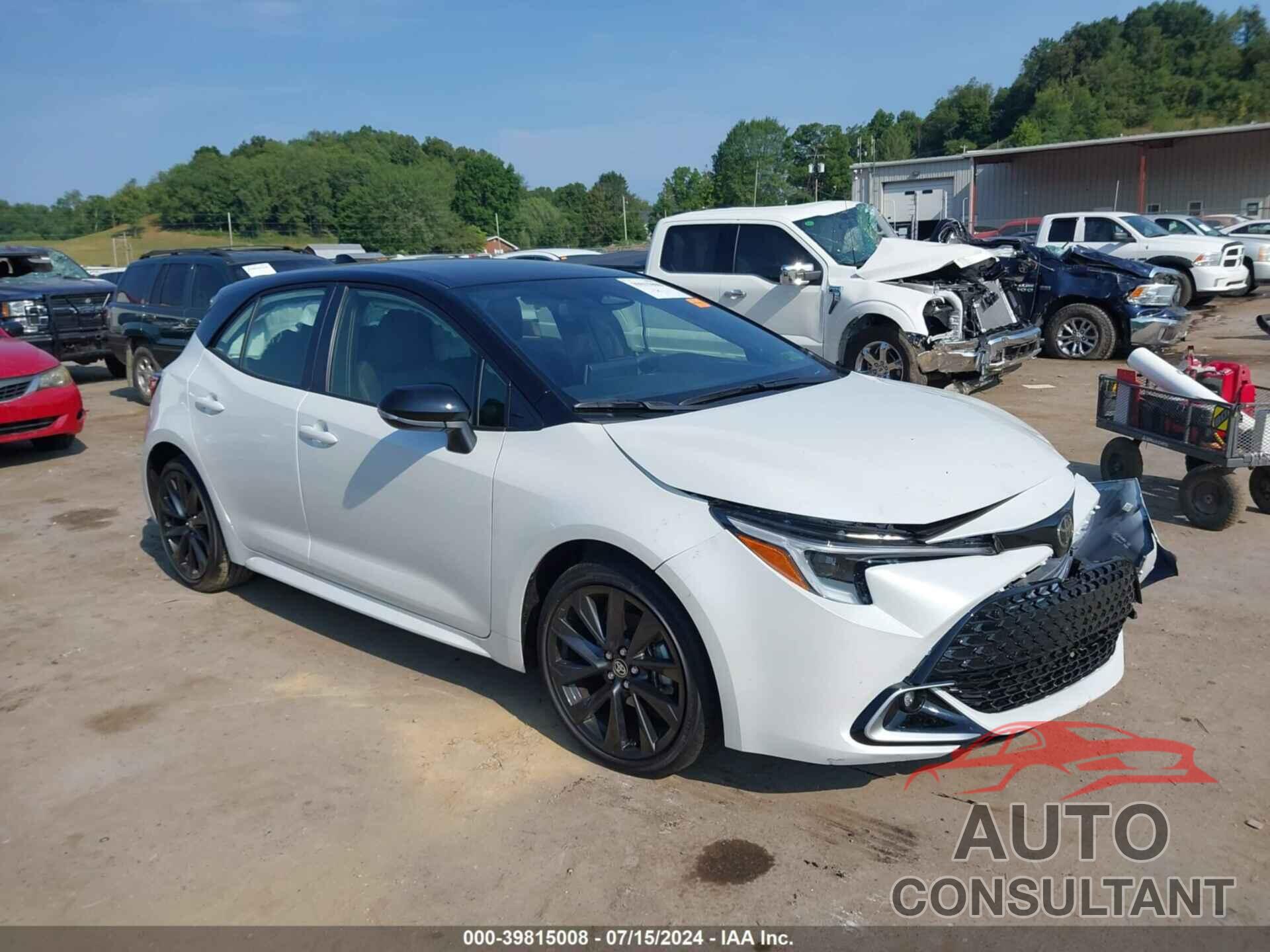 TOYOTA COROLLA 2024 - JTNC4MBE4R3230665