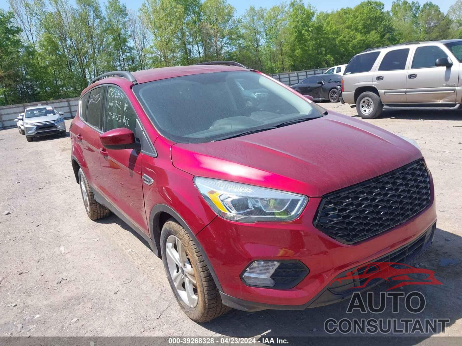 FORD ESCAPE 2017 - 1FMCU9GD4HUD27712