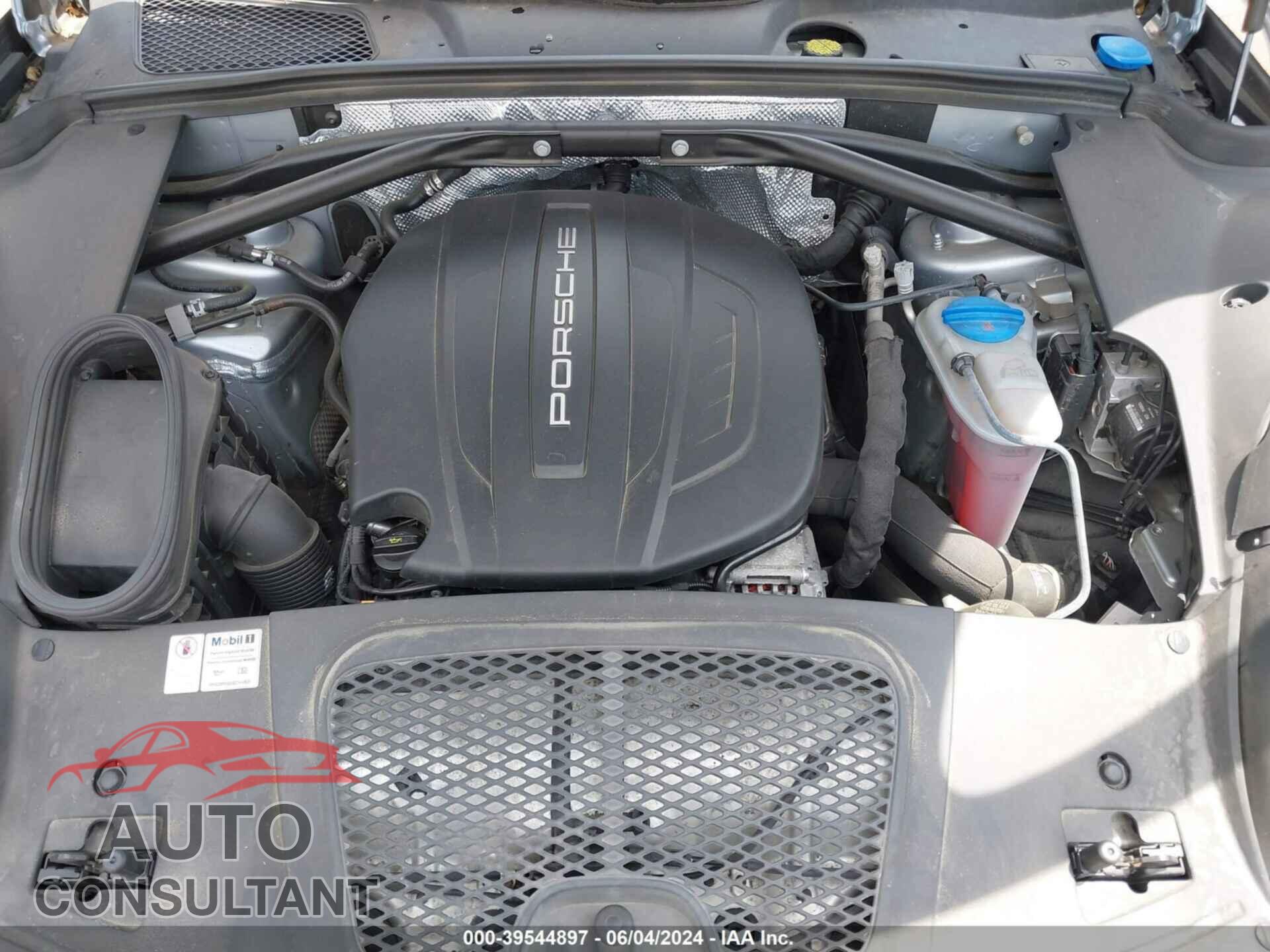 PORSCHE MACAN 2017 - WP1AA2A55HLB06315