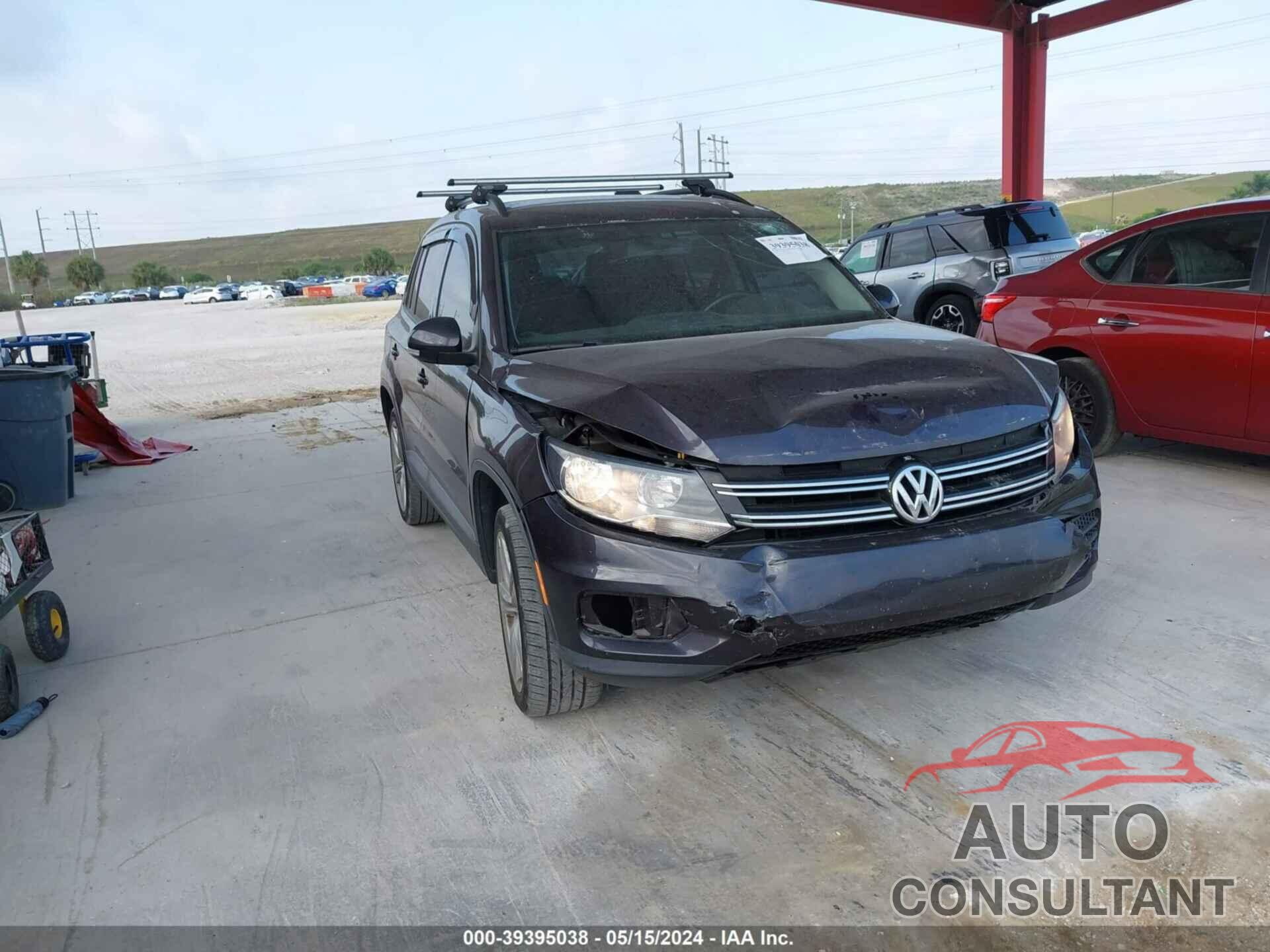 VOLKSWAGEN TIGUAN 2016 - WVGAV7AX8GW601962