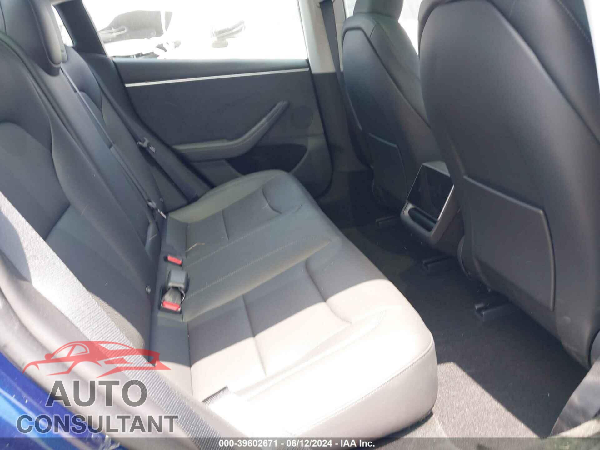 TESLA MODEL 3 2024 - 5YJ3E1EB5RF729446