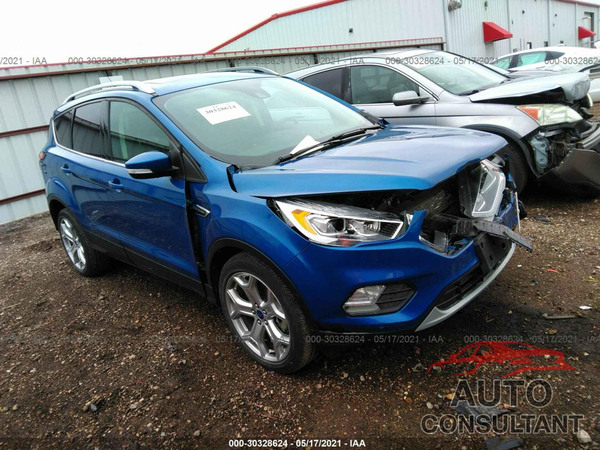 FORD ESCAPE 2017 - 1FMCU9J94HUD06279