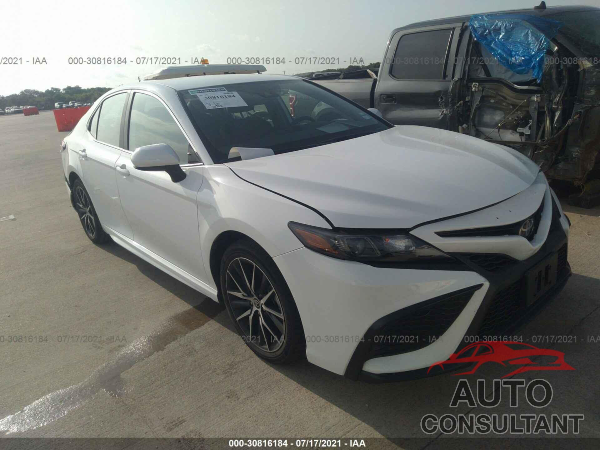 TOYOTA CAMRY 2021 - 4T1G11AK7MU558648