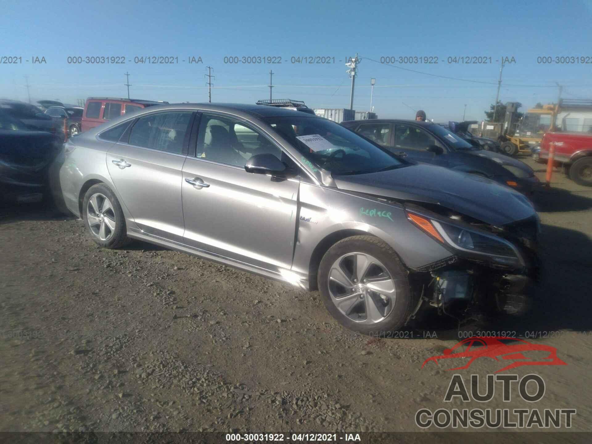 HYUNDAI SONATA HYBRID 2017 - KMHE34L32HA066786