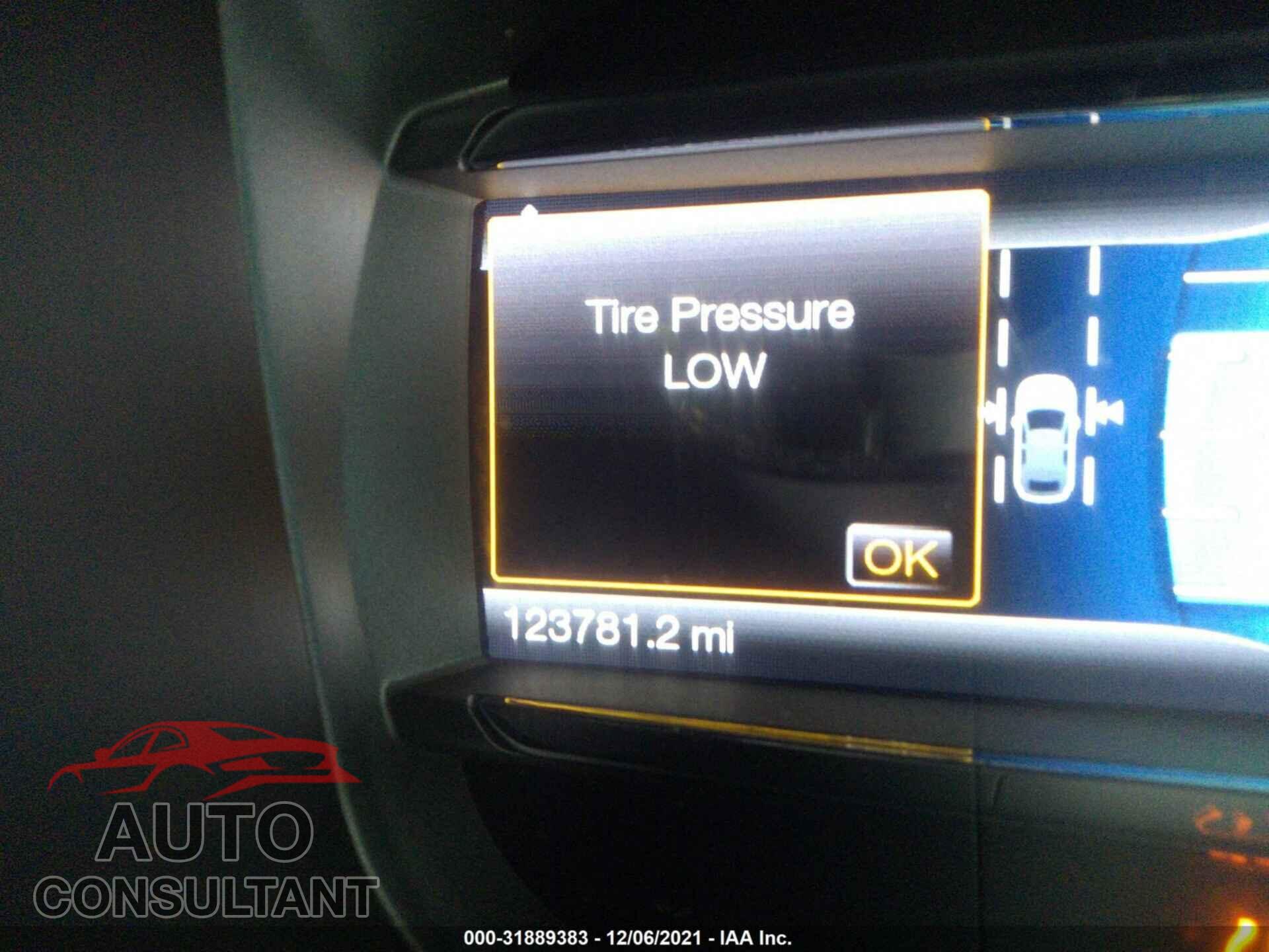 FORD TAURUS 2017 - 1FAHP2J89HG103568