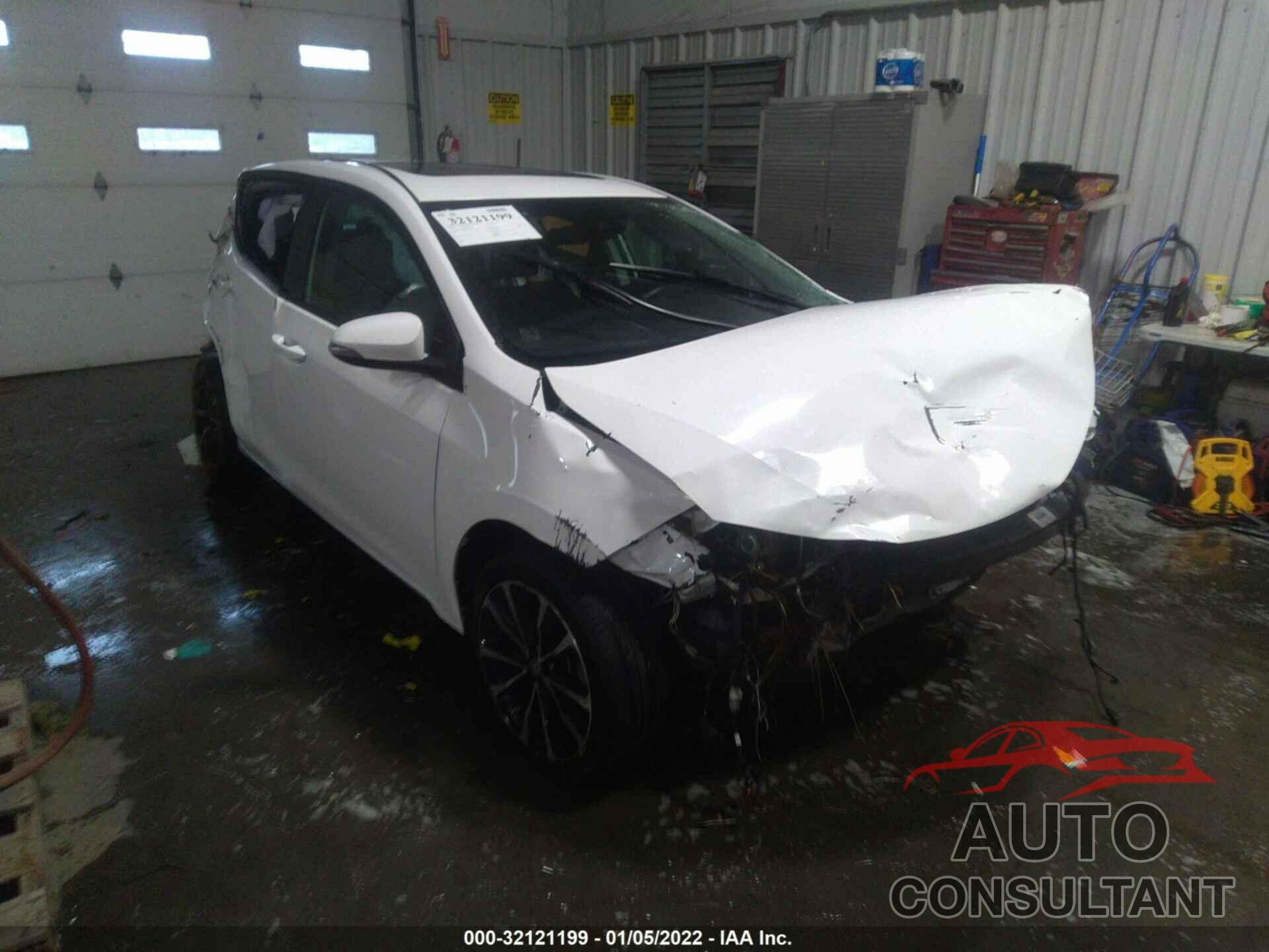 TOYOTA COROLLA 2018 - 5YFBURHE8JP802918