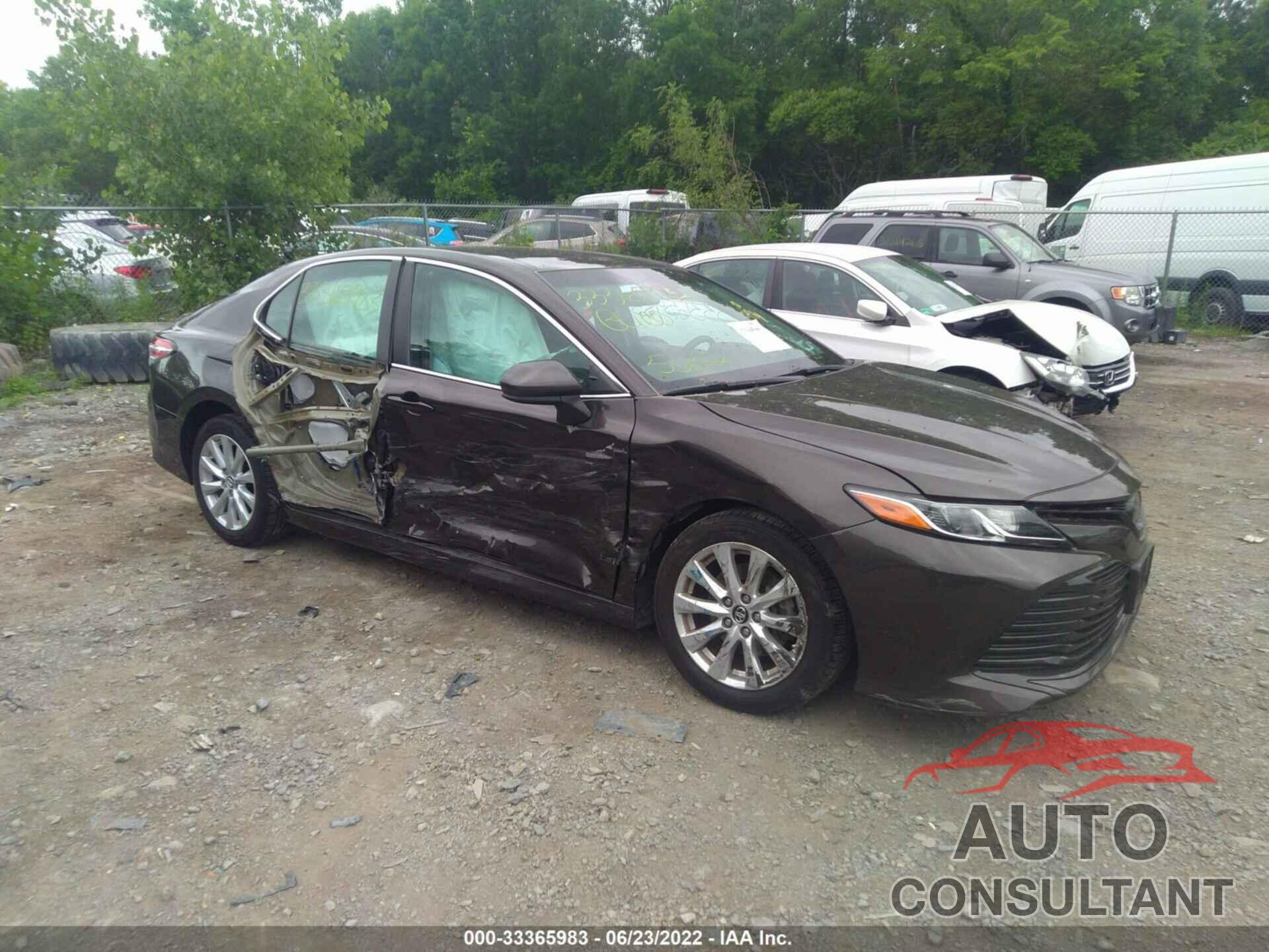 TOYOTA CAMRY 2018 - 4T1B11HK2JU618346