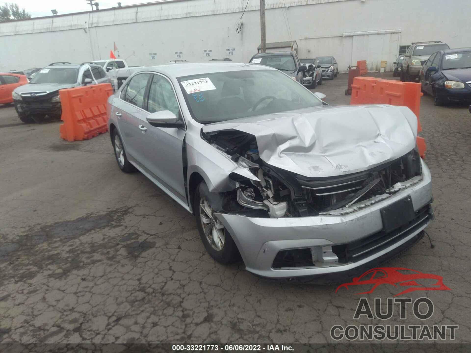 VOLKSWAGEN PASSAT 2016 - 1VWAT7A38GC060840