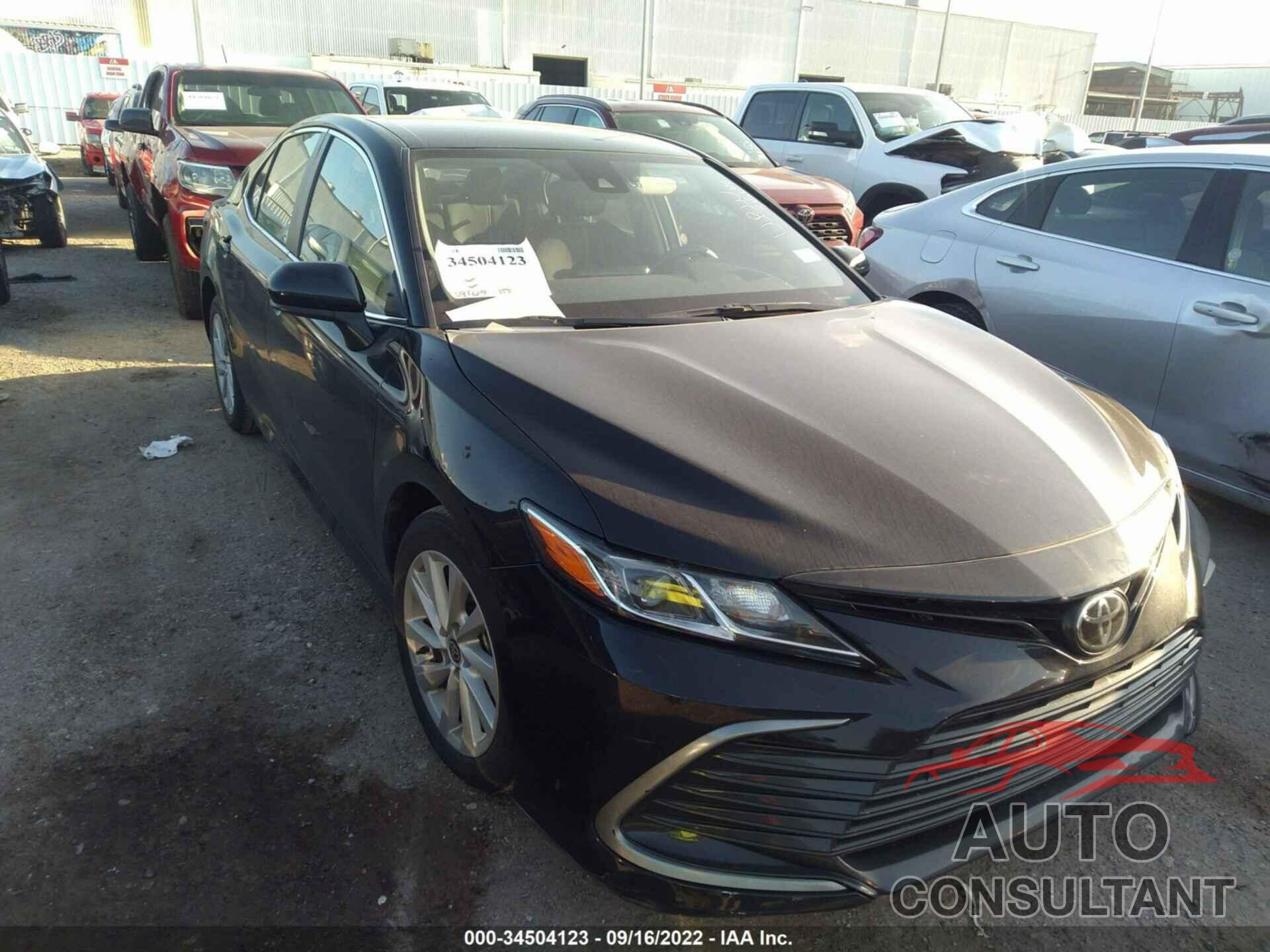 TOYOTA CAMRY 2022 - 4T1C11AK1NU618987