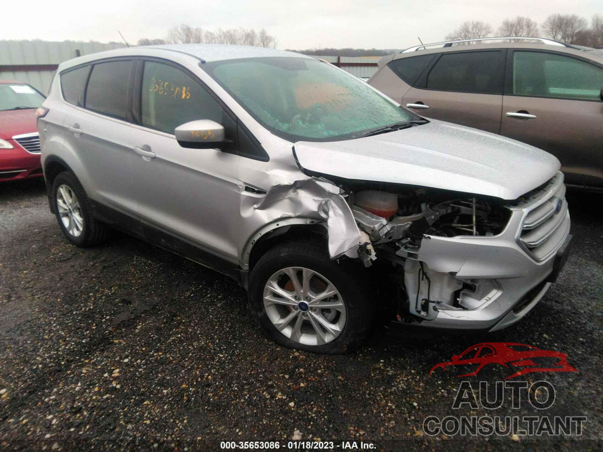 FORD ESCAPE 2017 - 1FMCU0GD2HUC66937