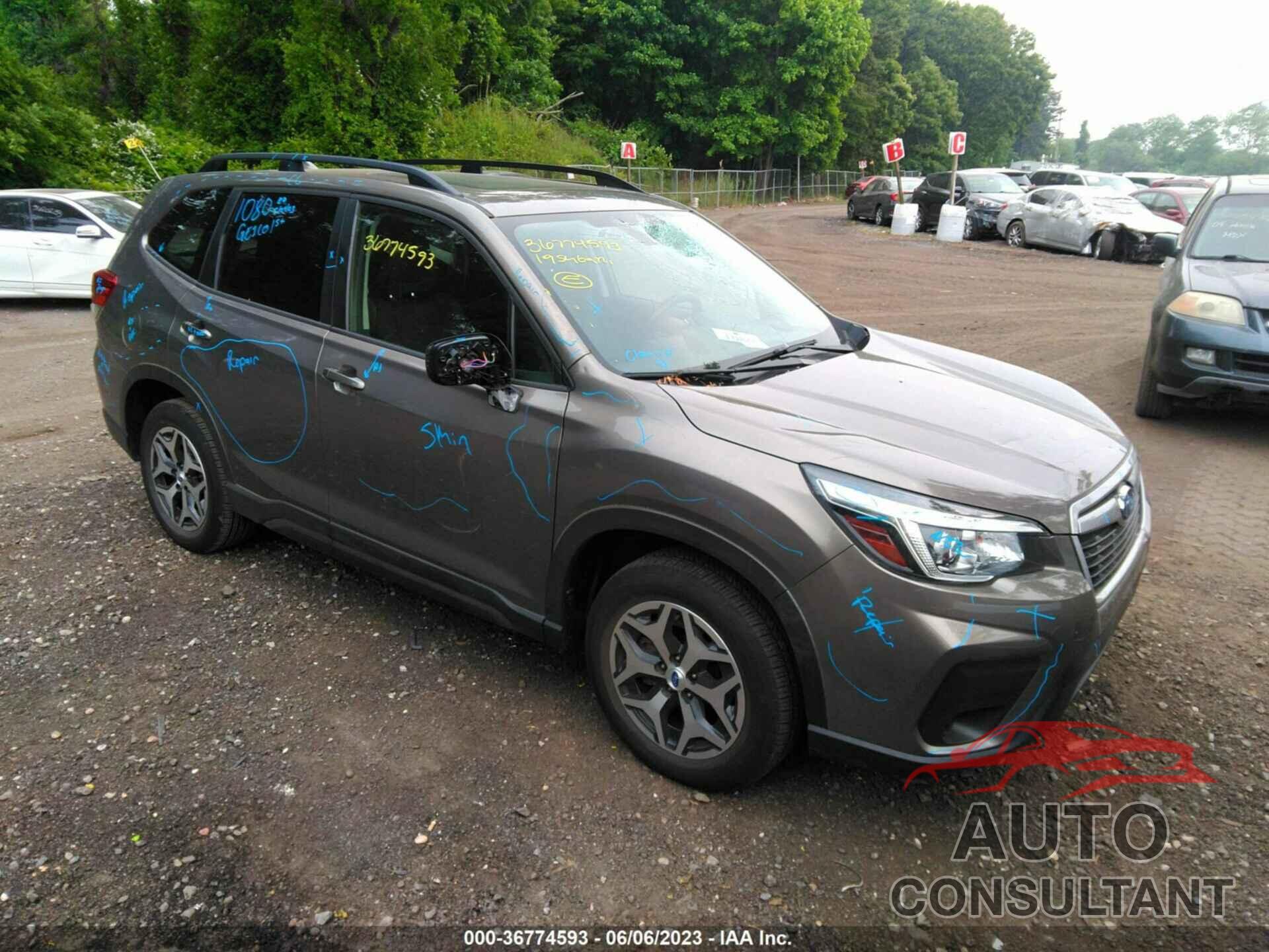 SUBARU FORESTER 2019 - JF2SKAGC0KH571325