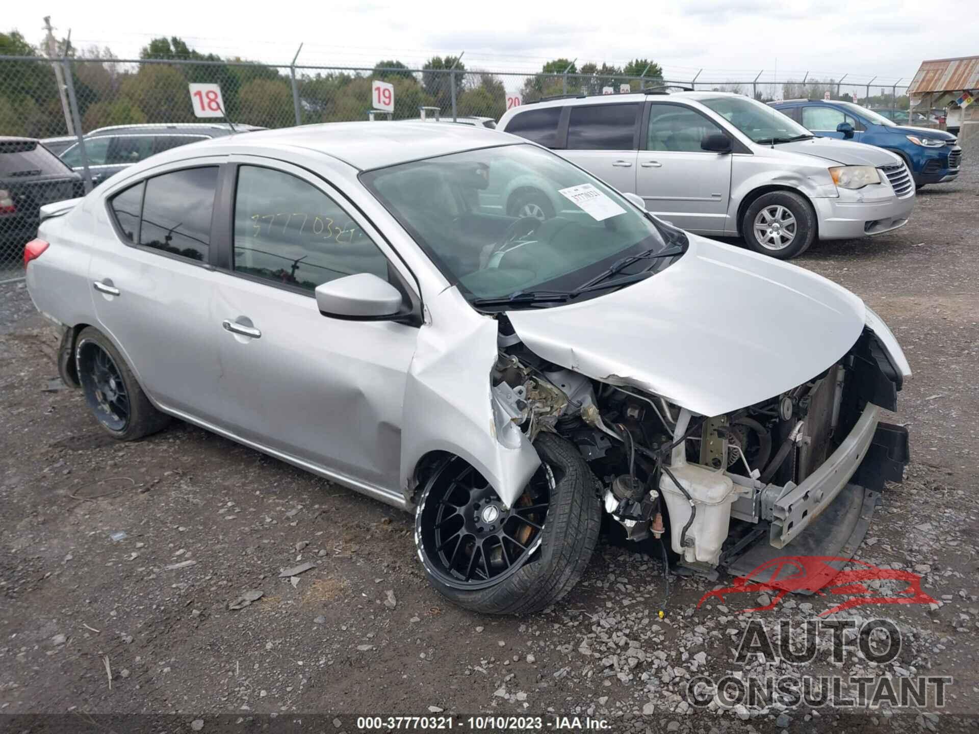 NISSAN VERSA 2018 - 3N1CN7APXJL831967