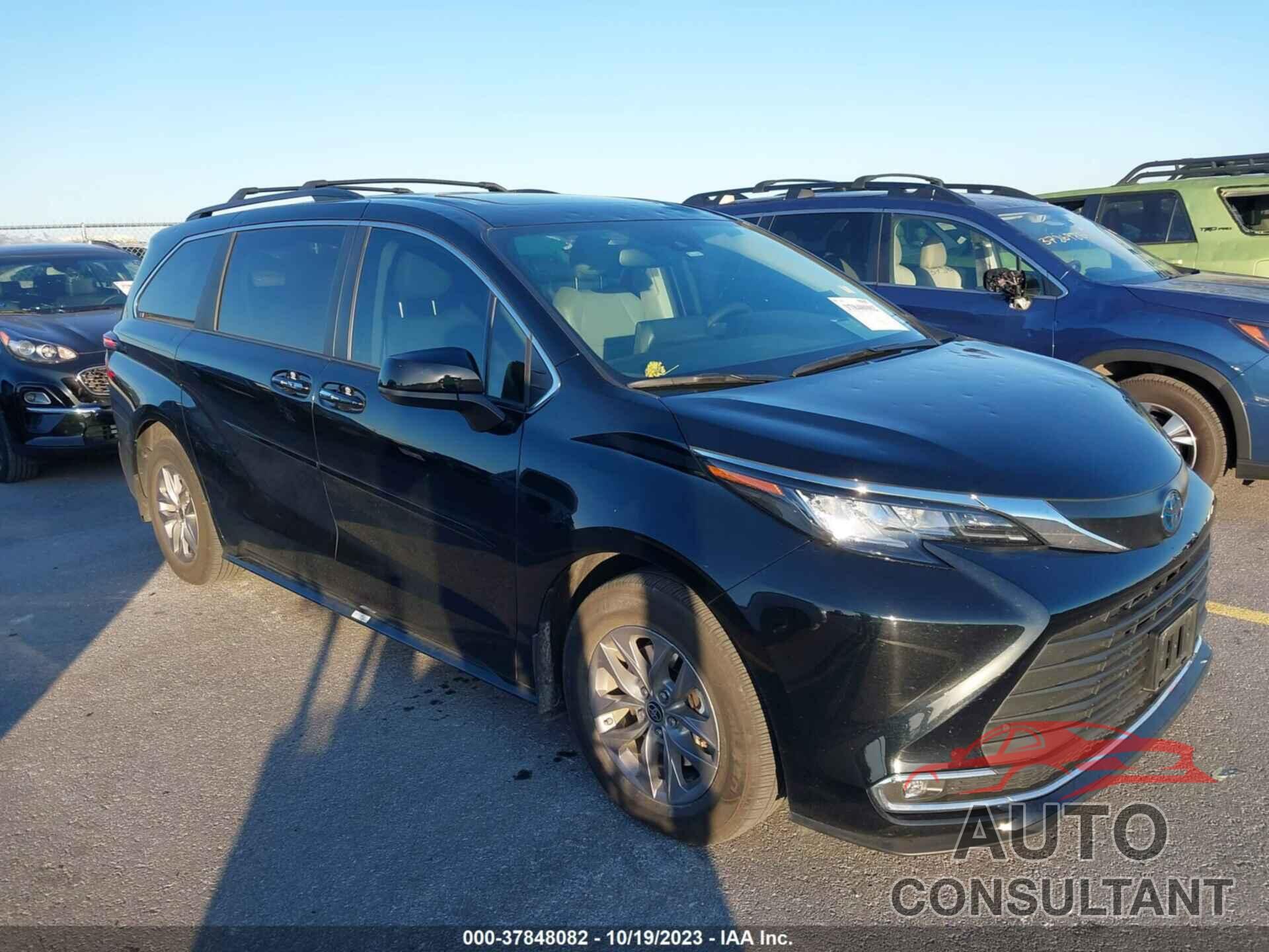 TOYOTA SIENNA 2022 - 5TDYRKEC7NS109115