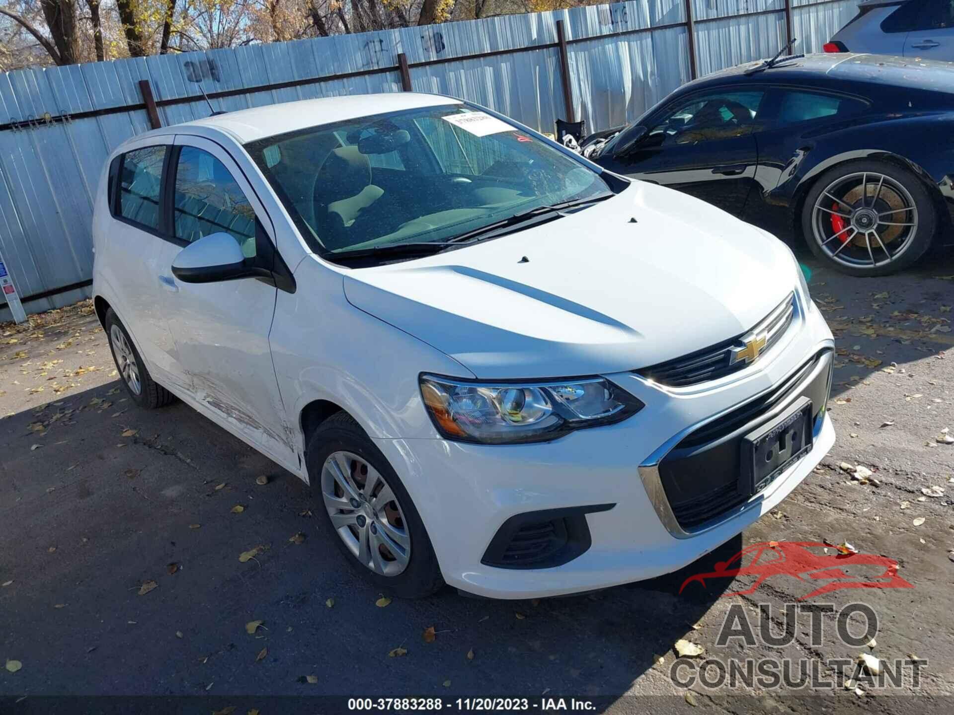 CHEVROLET SONIC 2017 - 1G1JG6SH9H4151910