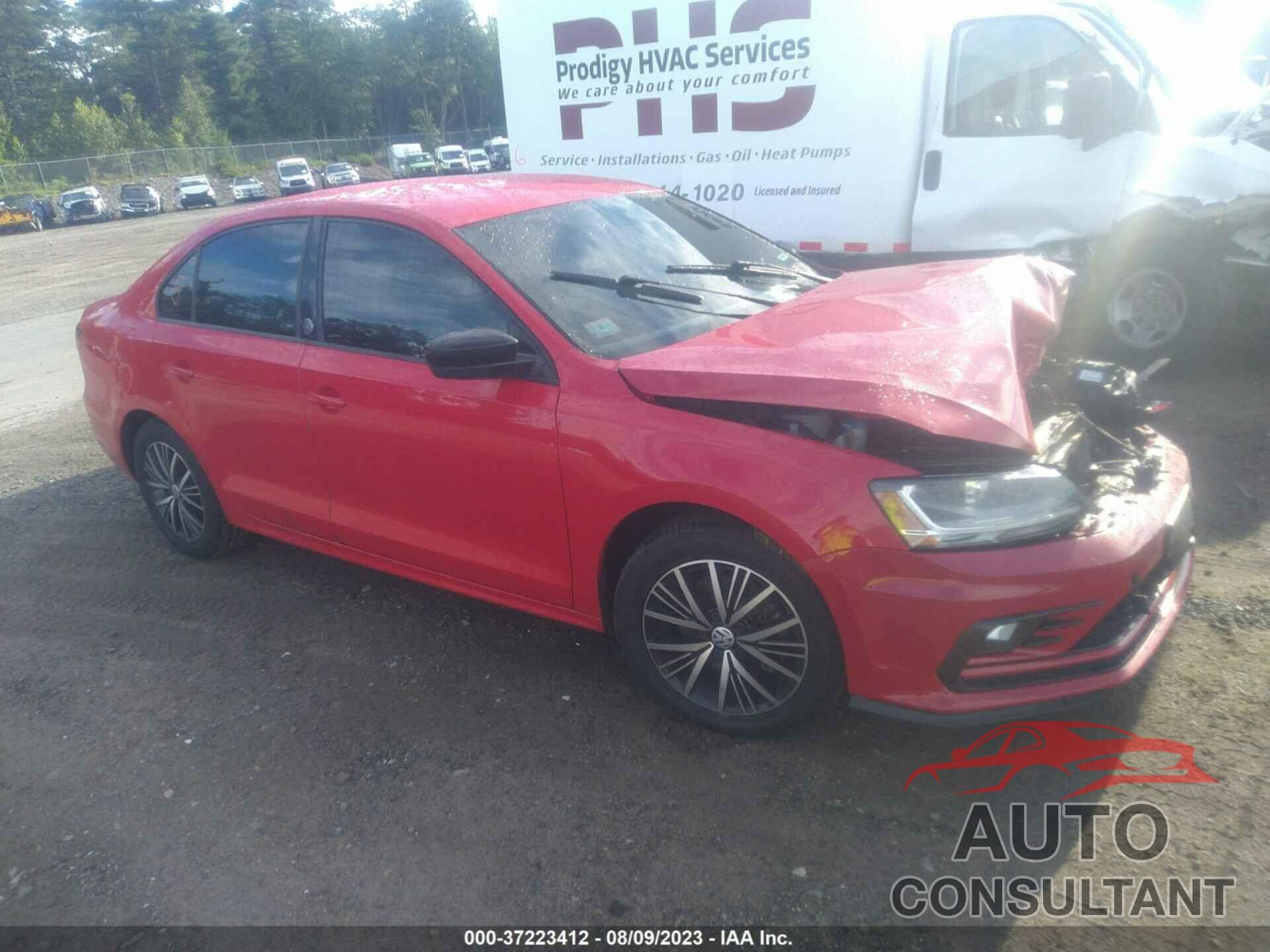 VOLKSWAGEN JETTA 2018 - 3VWDB7AJ3JM229621