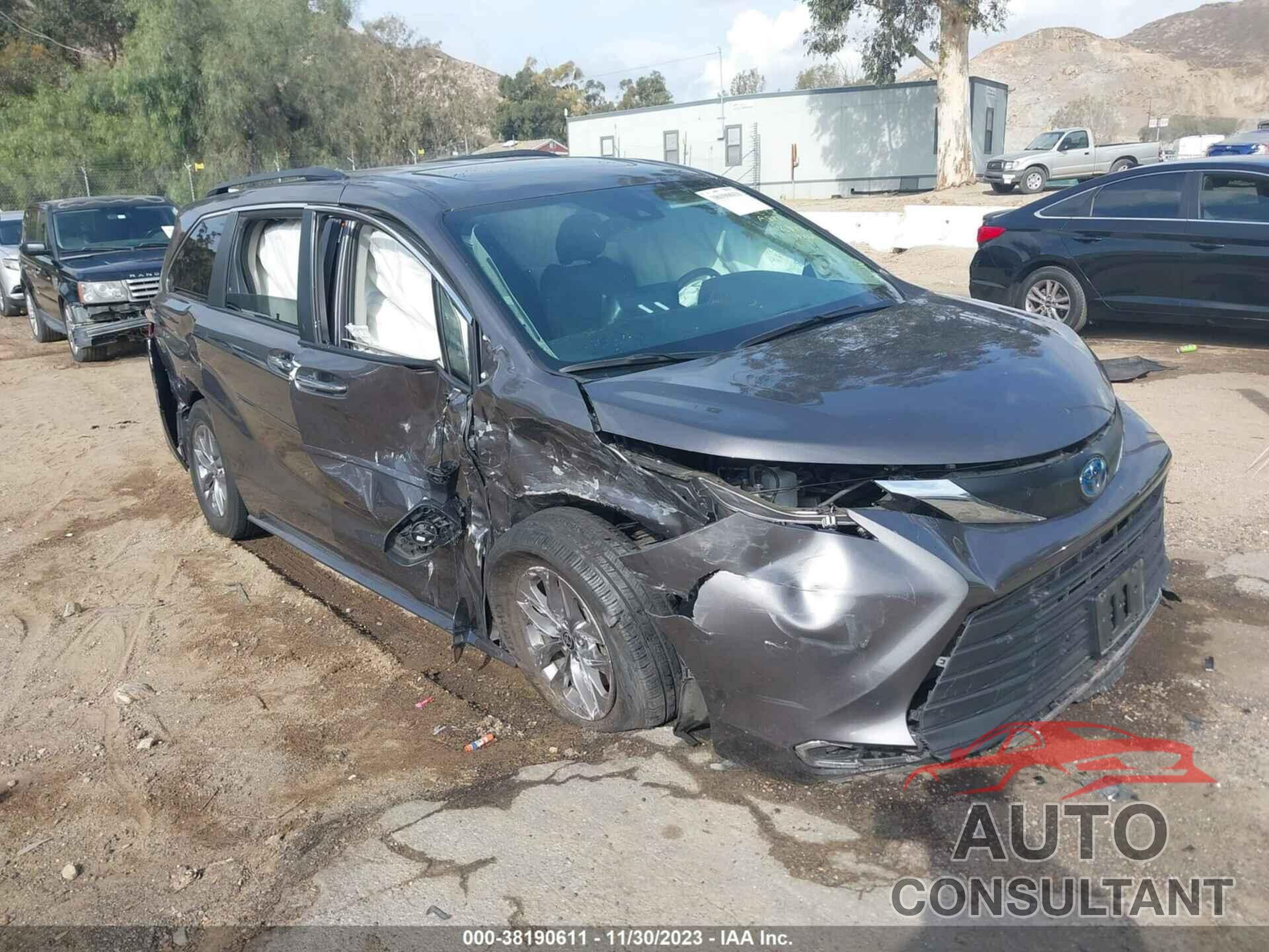 TOYOTA SIENNA 2022 - 5TDJRKEC4NS134281