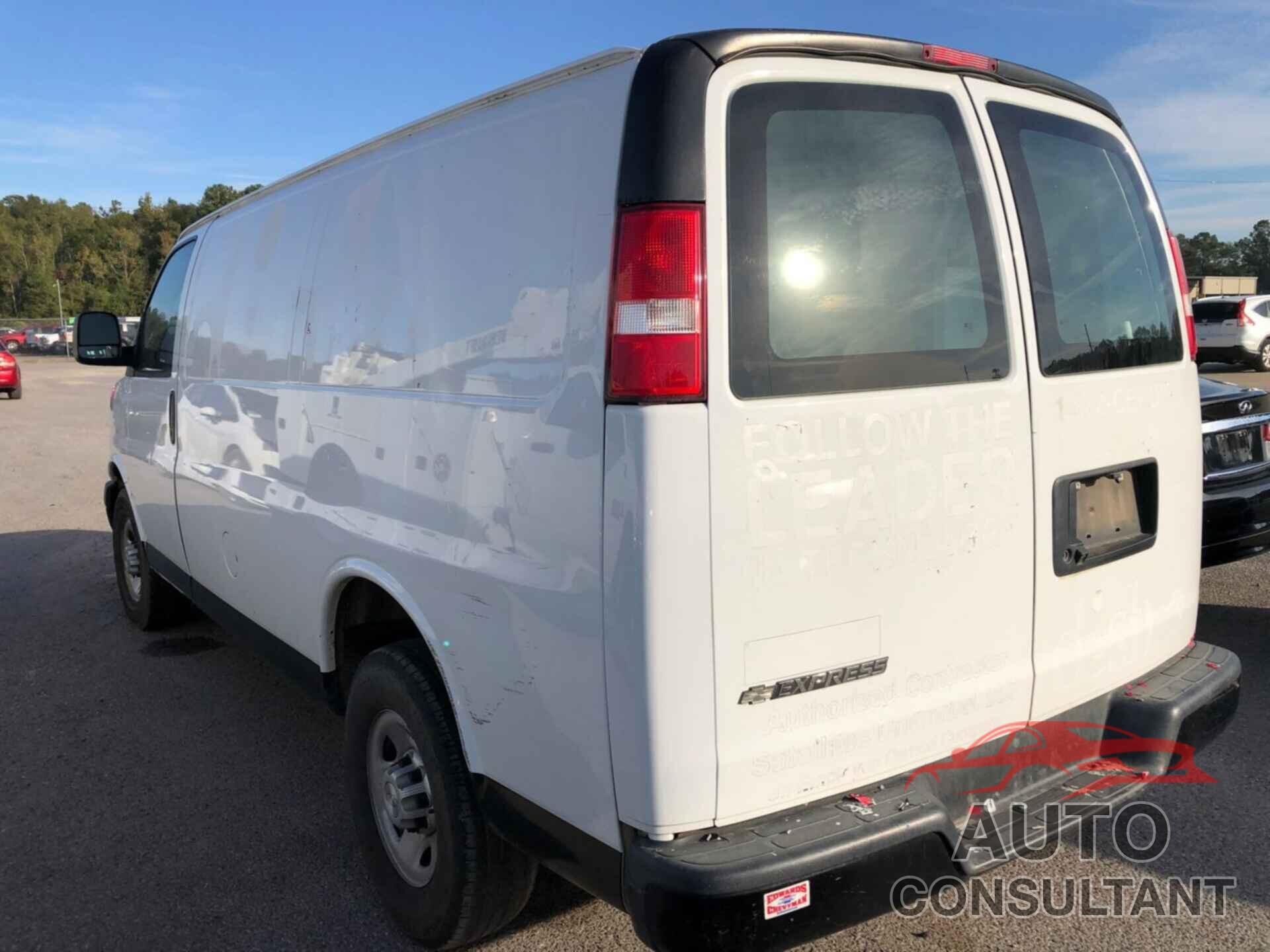 CHEVROLET EXPRESS 2500 2018 - 1GCWGAFP8J1337110