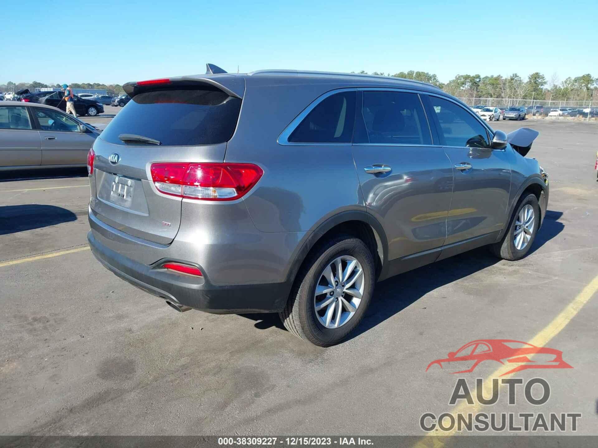 KIA SORENTO 2018 - 5XYPG4A35JG388476