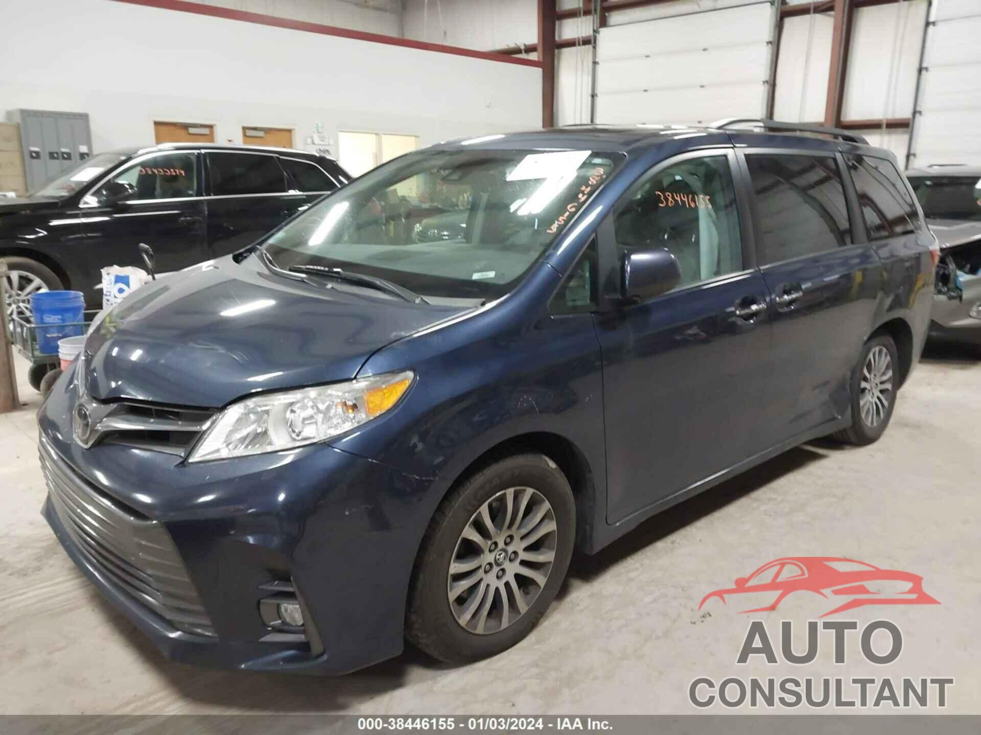 TOYOTA SIENNA 2018 - 5TDYZ3DC3JS934425