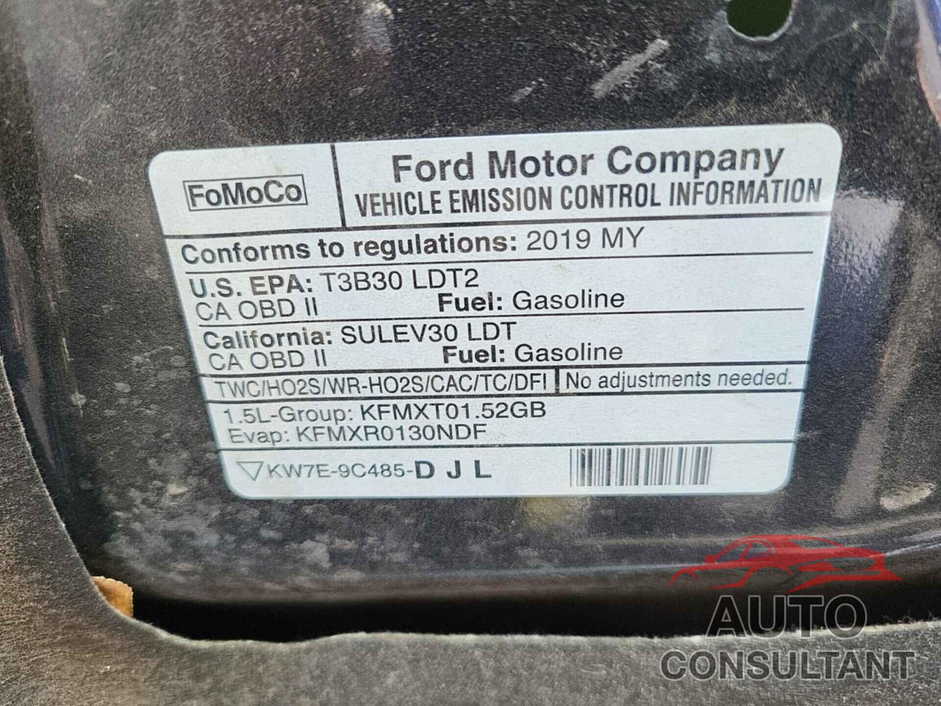 FORD ESCAPE 2019 - 1FMCU9GD1KUB82457