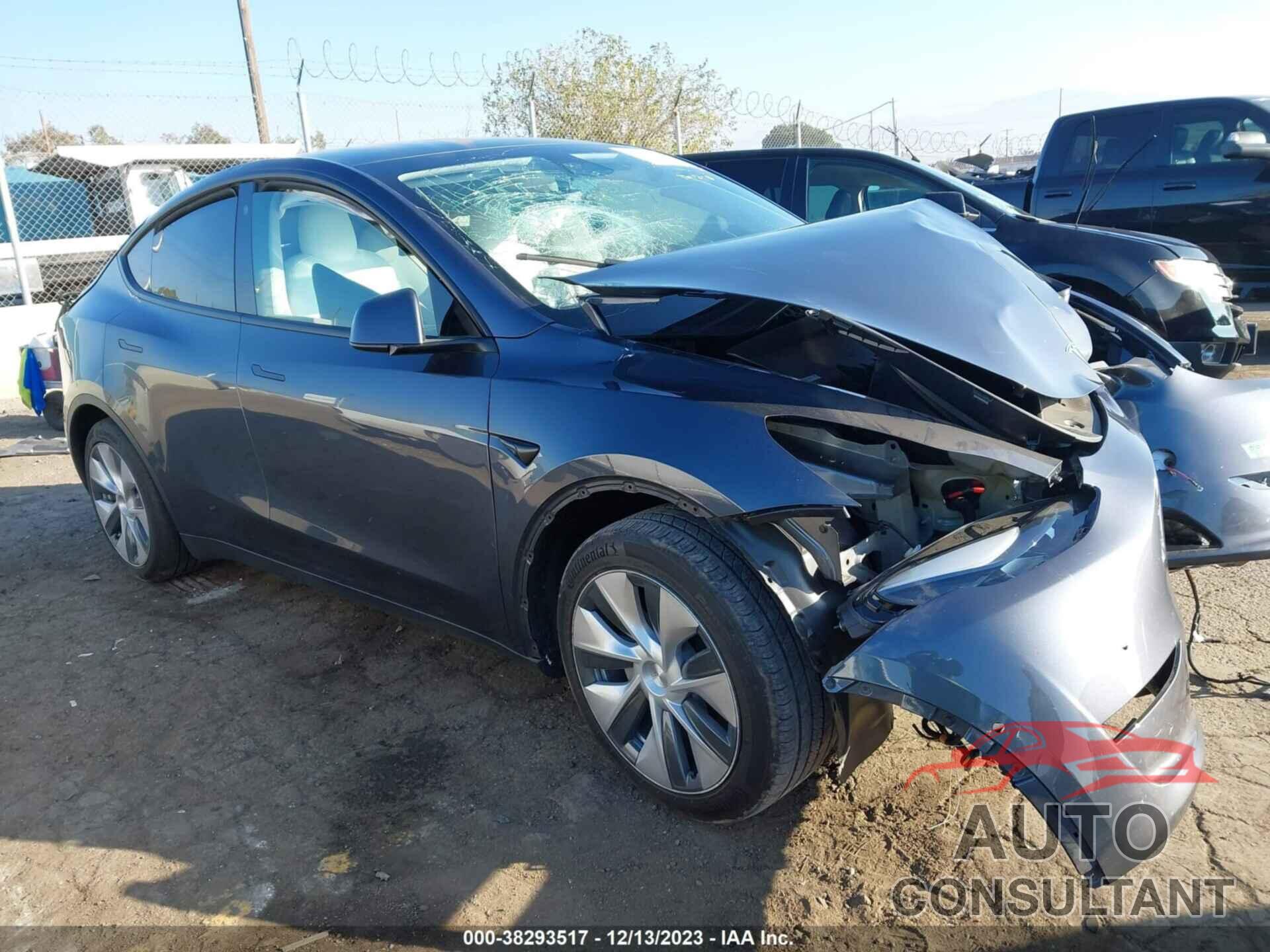 TESLA MODEL Y 2022 - 7SAYGDEE7NF556103