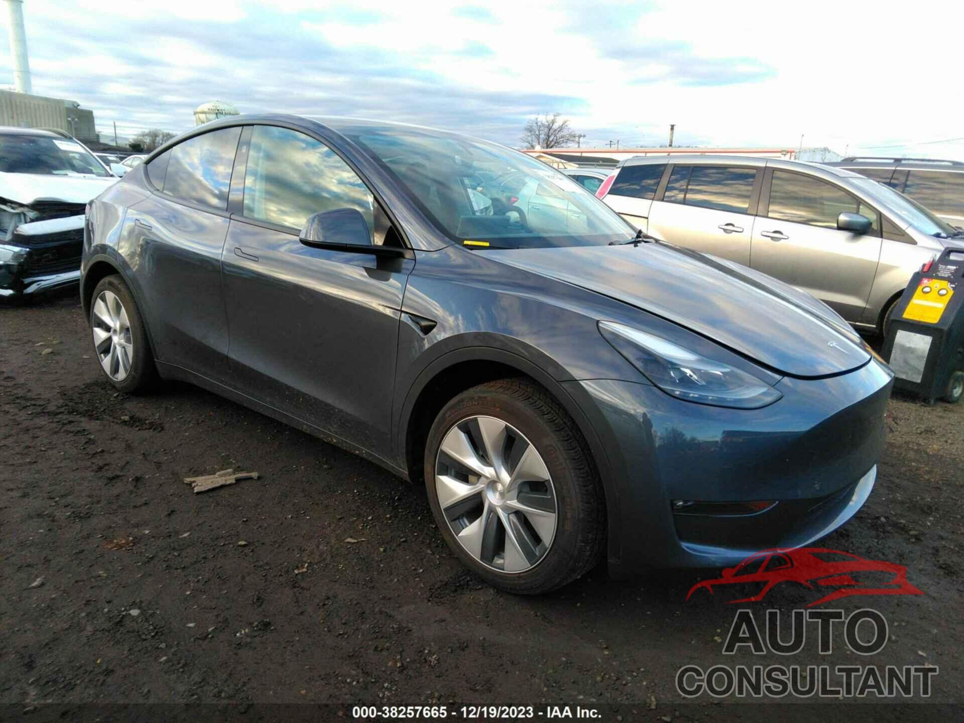 TESLA MODEL Y 2023 - 7SAYGDEE8PF832677