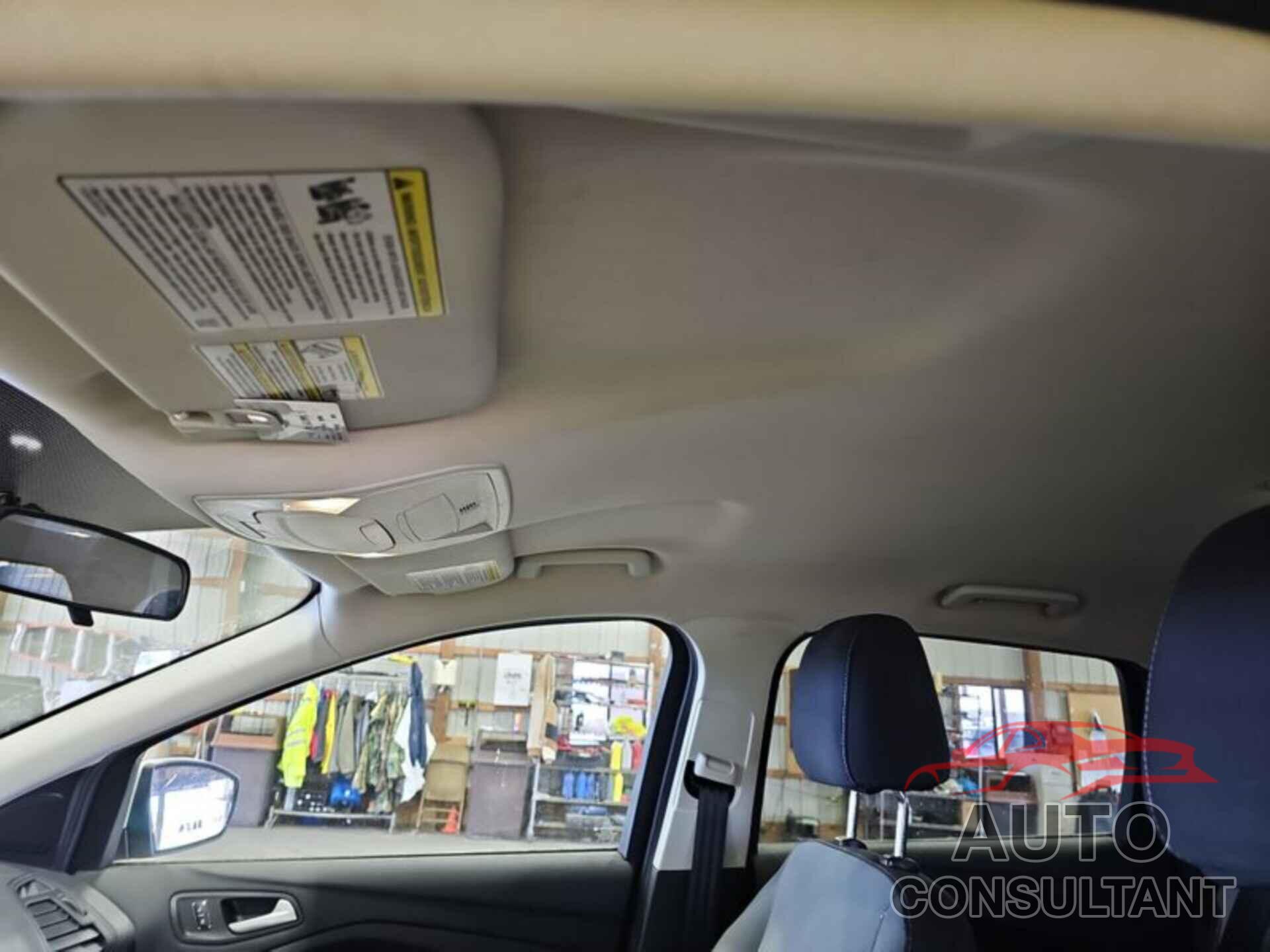 FORD ESCAPE 2016 - 1FMCU0GX2GUB63381