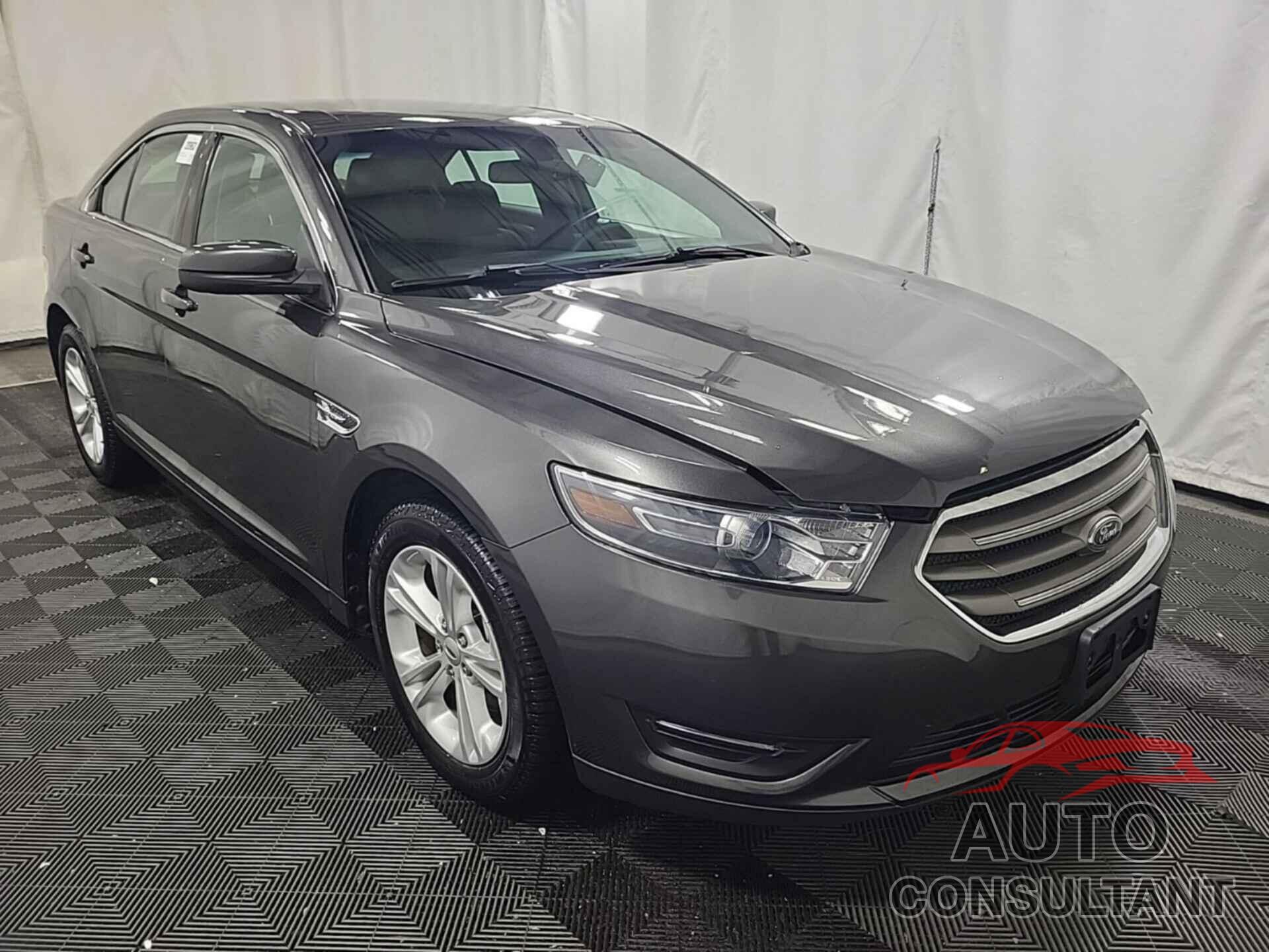 FORD TAURUS 2018 - 1FAHP2E80JG137432