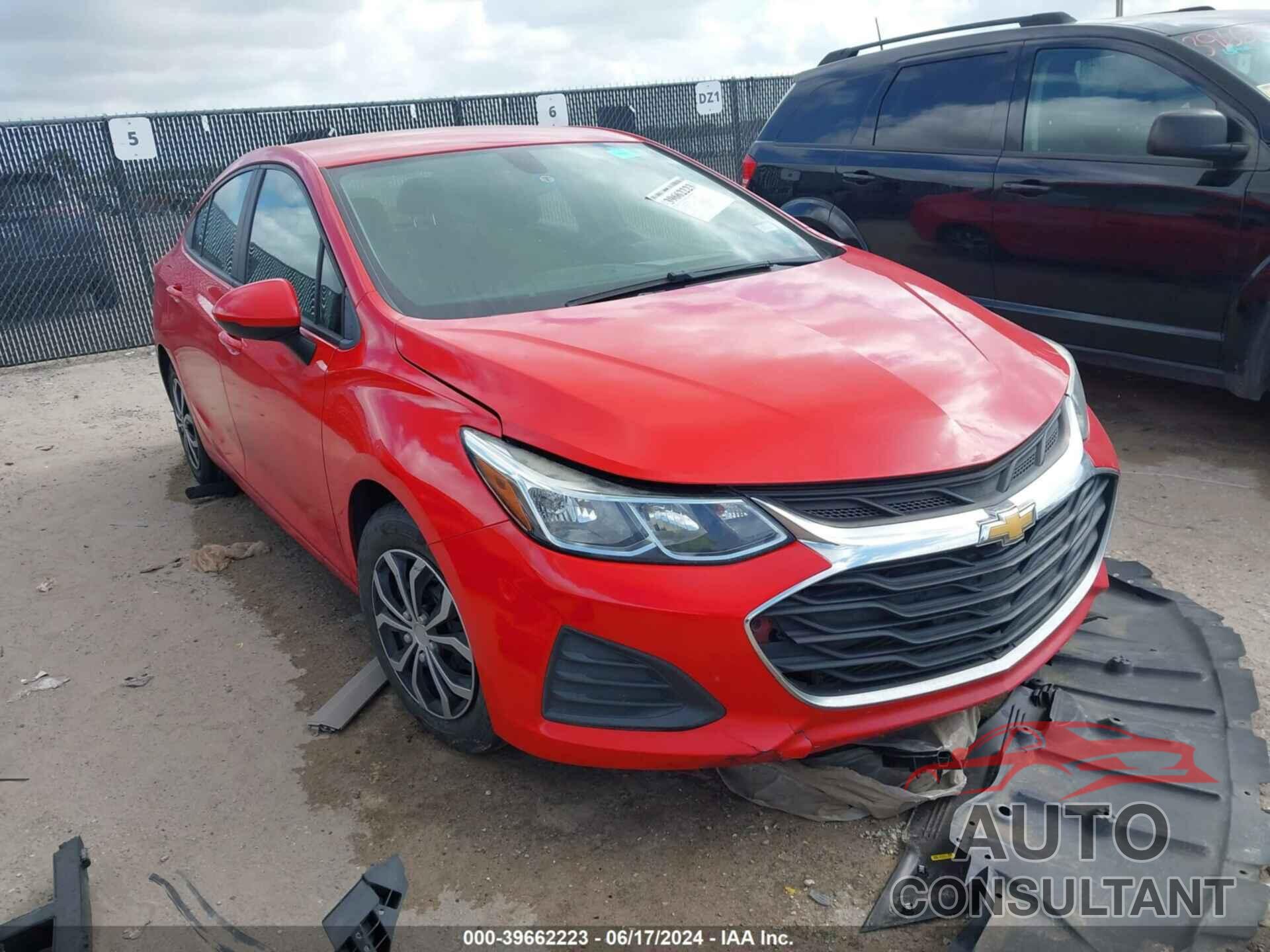 CHEVROLET CRUZE 2019 - 1G1BJ5SM8K7102071