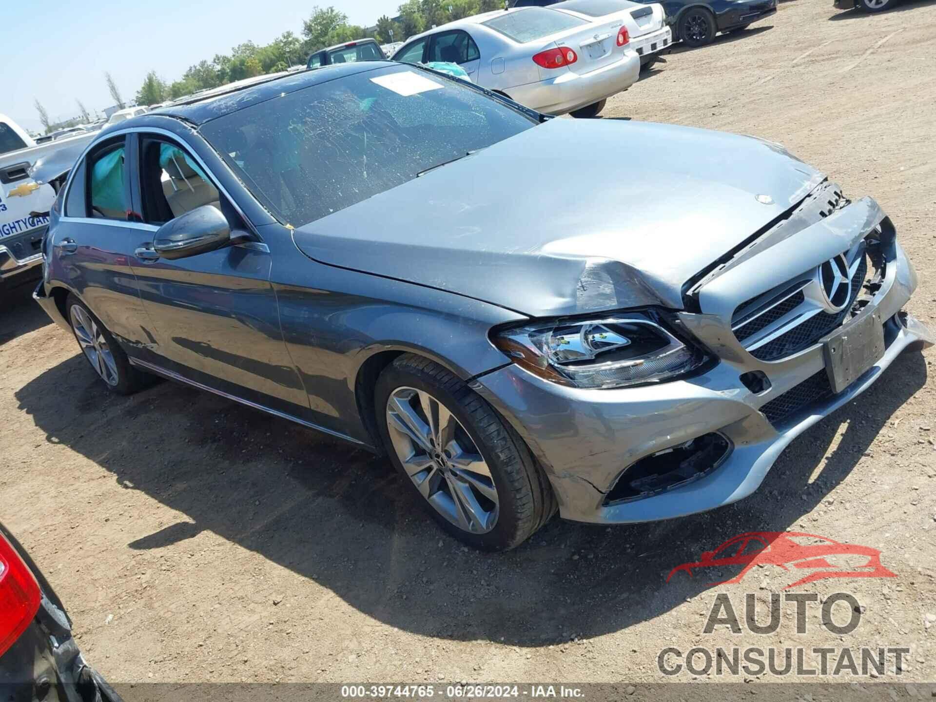 MERCEDES-BENZ C 300 2017 - 55SWF4JB1HU221649