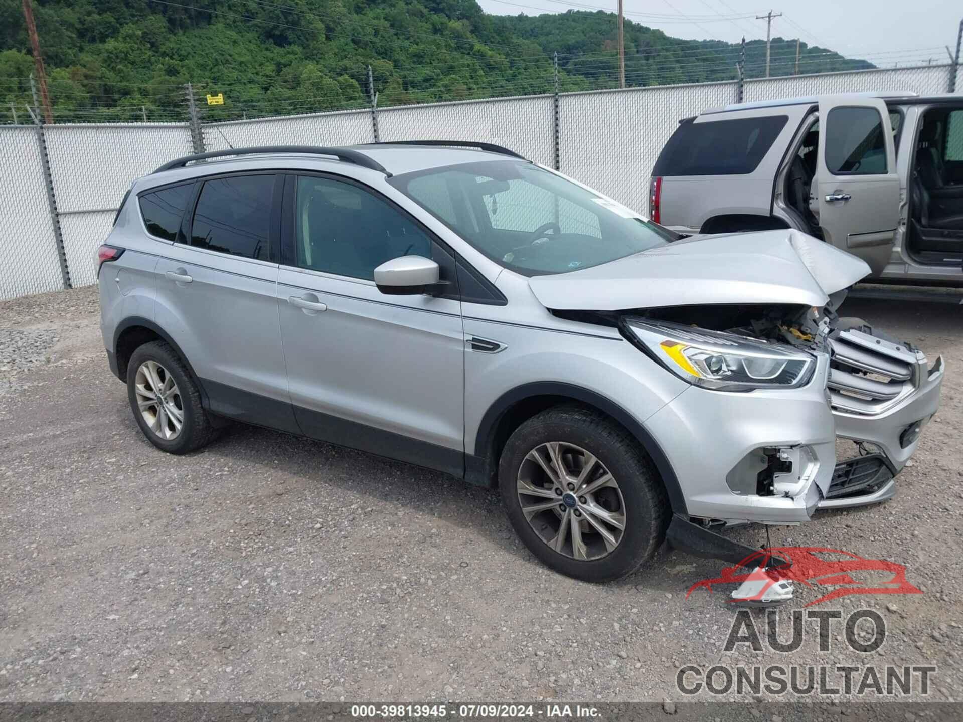 FORD ESCAPE 2017 - 1FMCU9GD0HUD36827