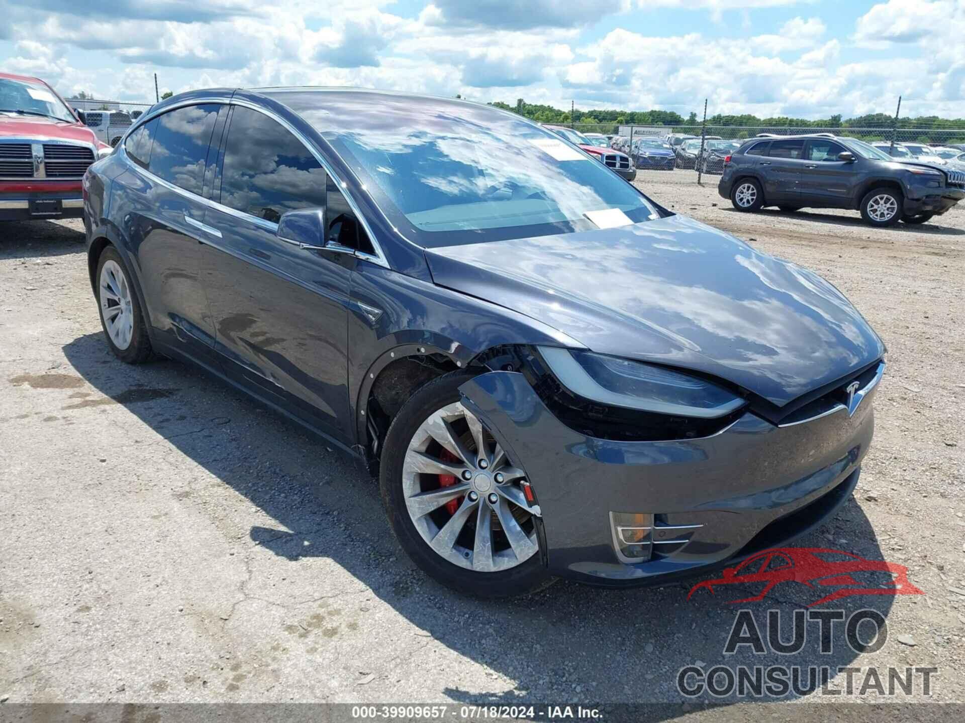 TESLA MODEL X 2016 - 5YJXCAE44GFS00270