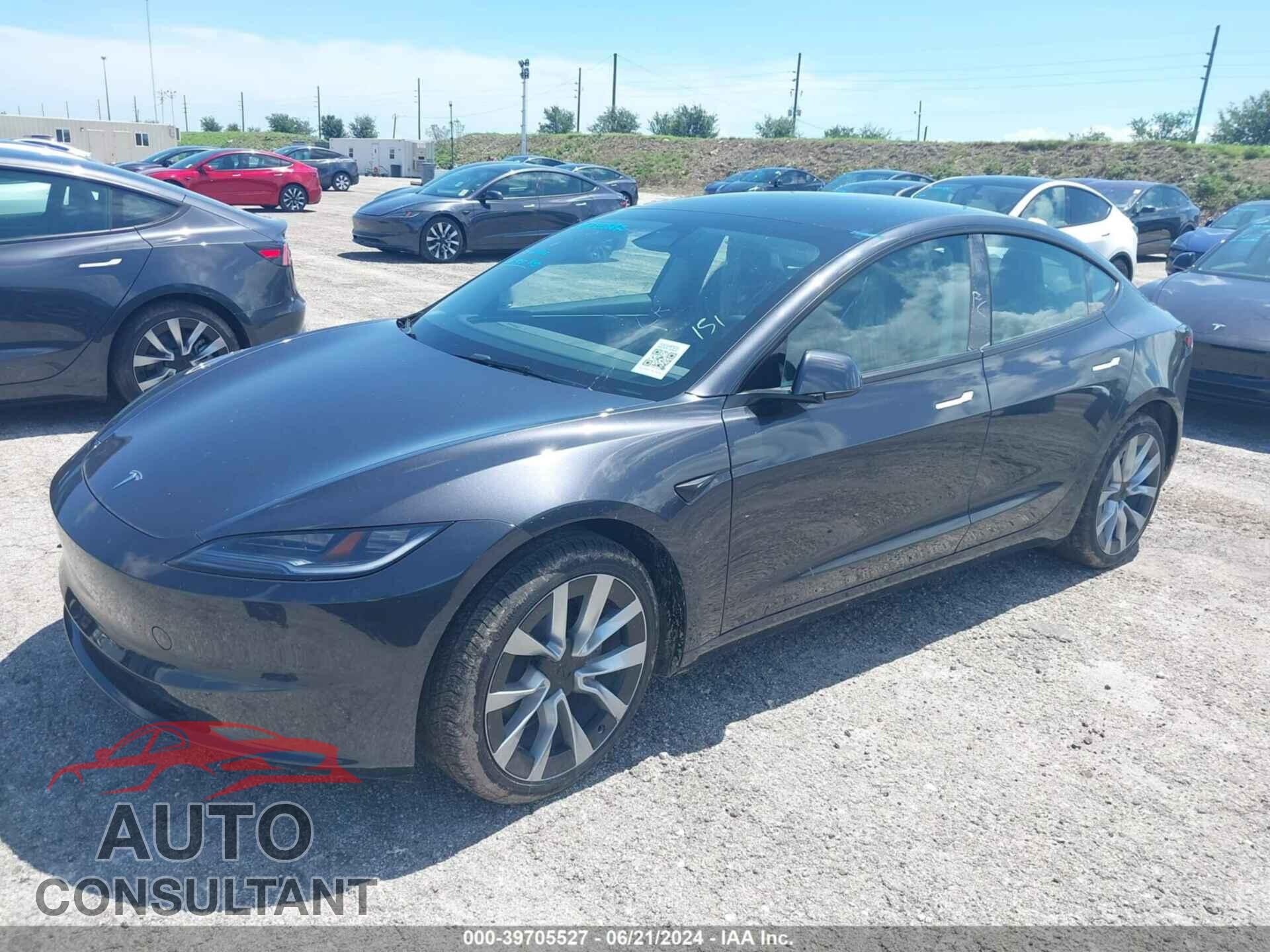 TESLA MODEL 3 2024 - 5YJ3E1EAXRF752132