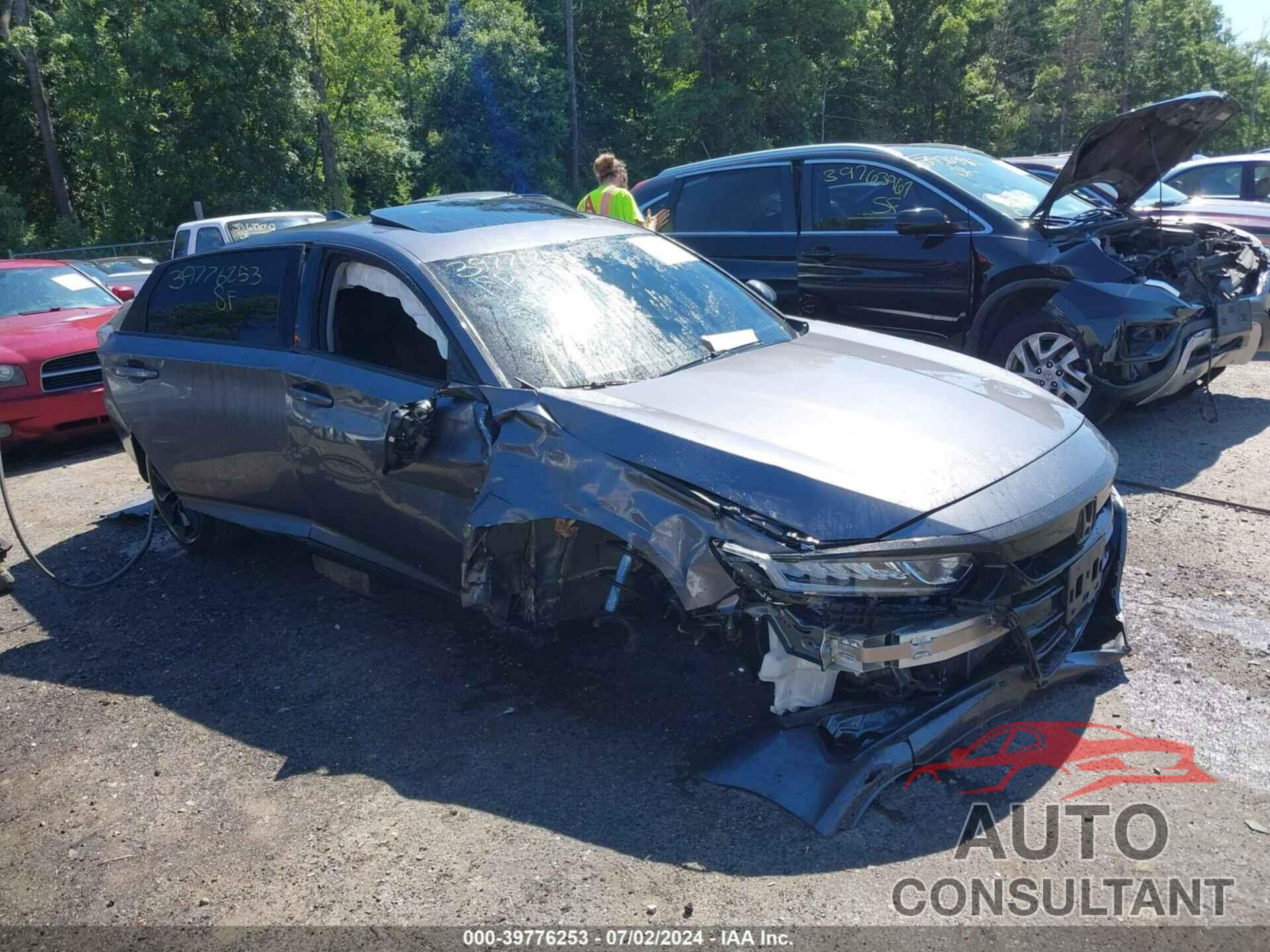 HONDA ACCORD 2018 - 1HGCV2F59JA021259