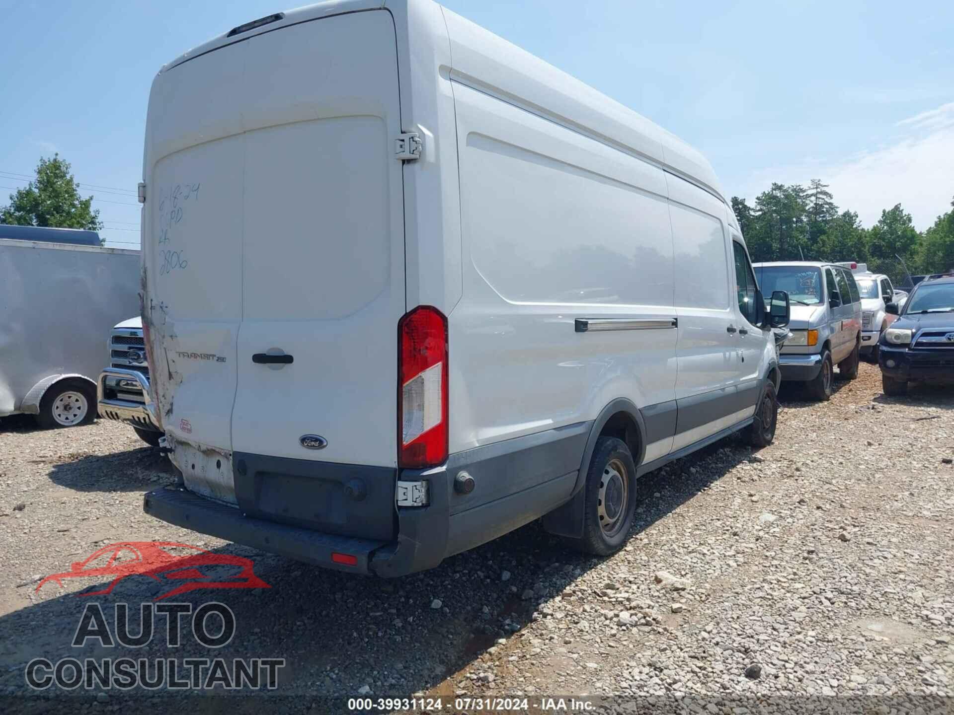 FORD TRANSIT-250 2017 - 1FTYR3XM8HKB52806