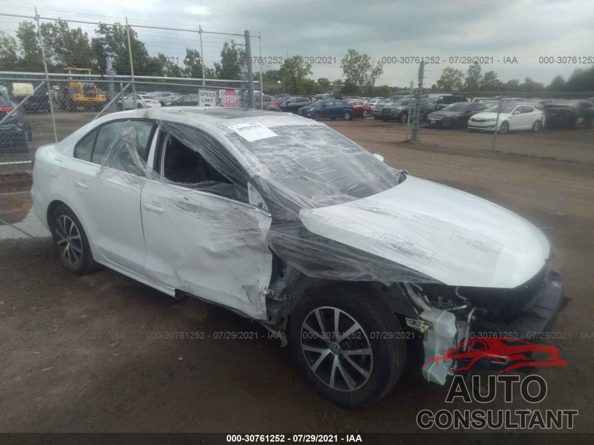 VOLKSWAGEN JETTA 2017 - 3VWDB7AJ9HM398360