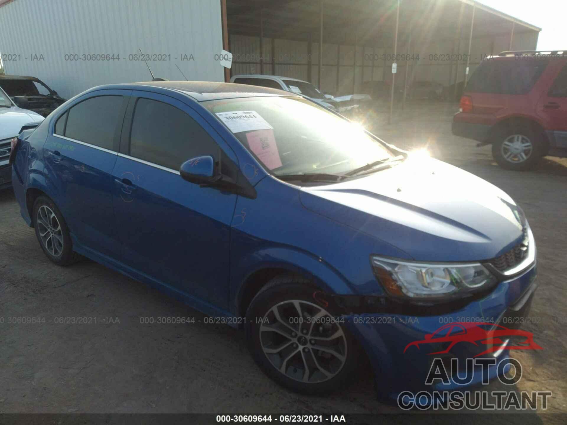 CHEVROLET SONIC 2018 - 1G1JD5SH0J4110218
