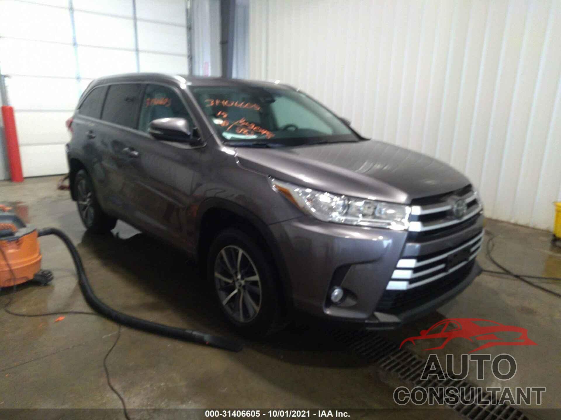 TOYOTA HIGHLANDER 2018 - 5TDJZRFH5JS900547