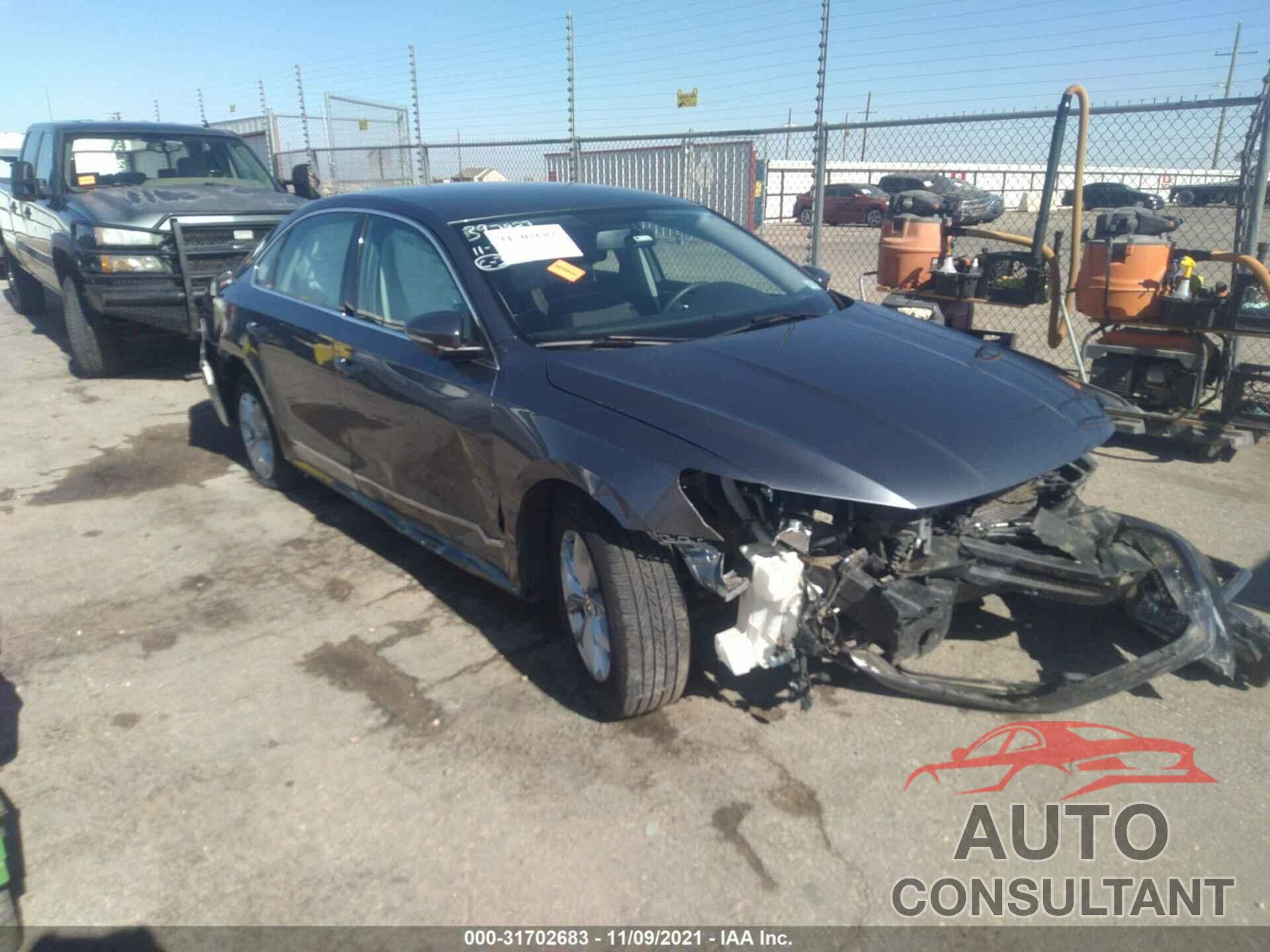 VOLKSWAGEN PASSAT 2017 - 1VWAT7A34HC053983