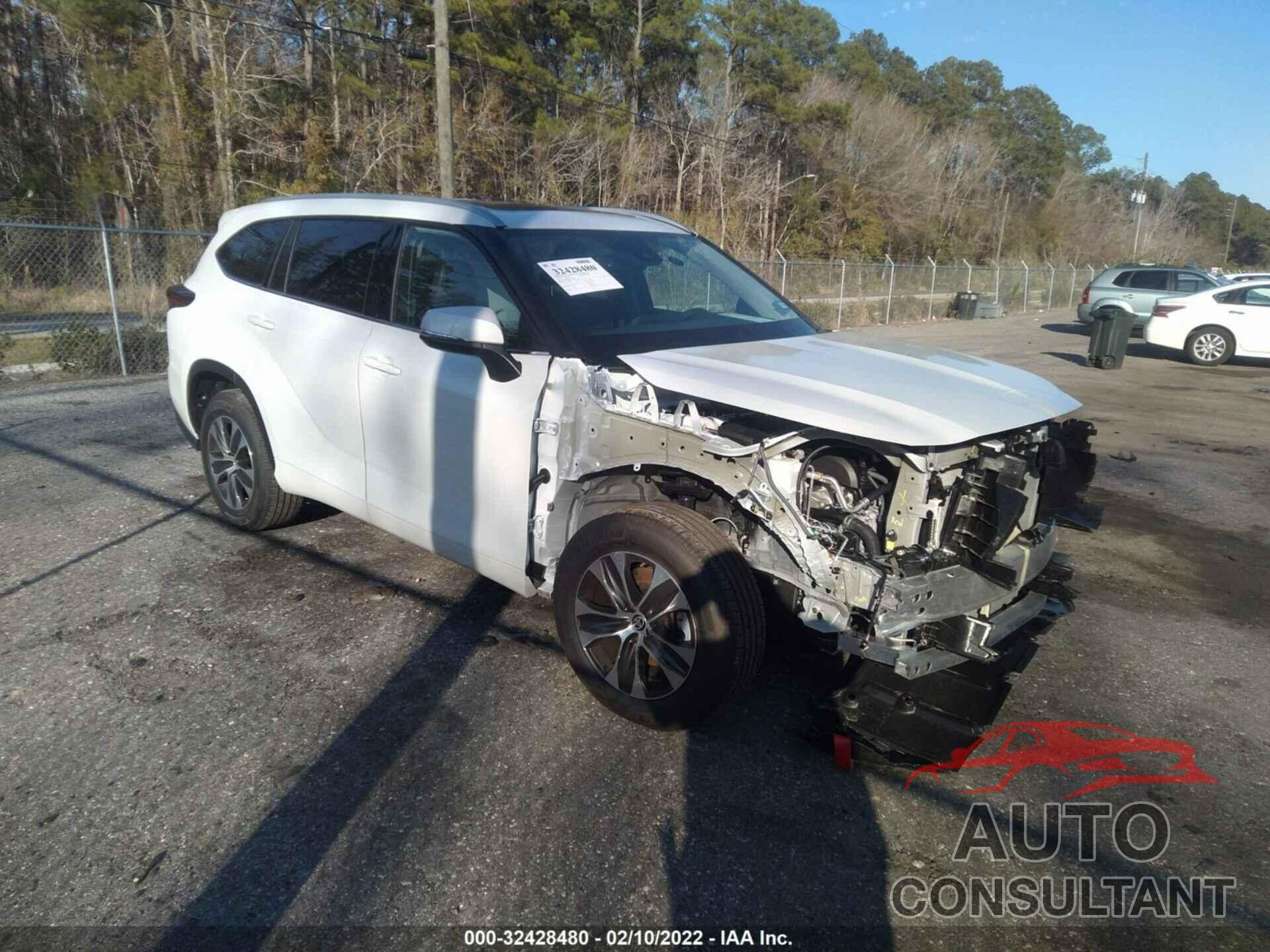 TOYOTA HIGHLANDER 2022 - 5TDGZRAHXNS540988