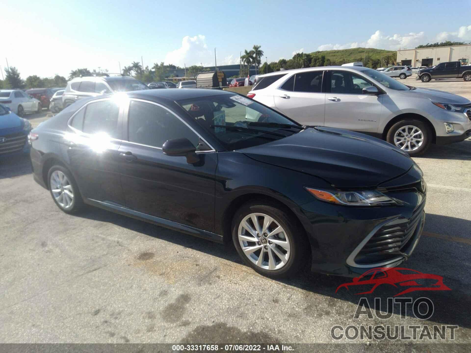 TOYOTA CAMRY 2021 - 4T1C11AK9MU529036